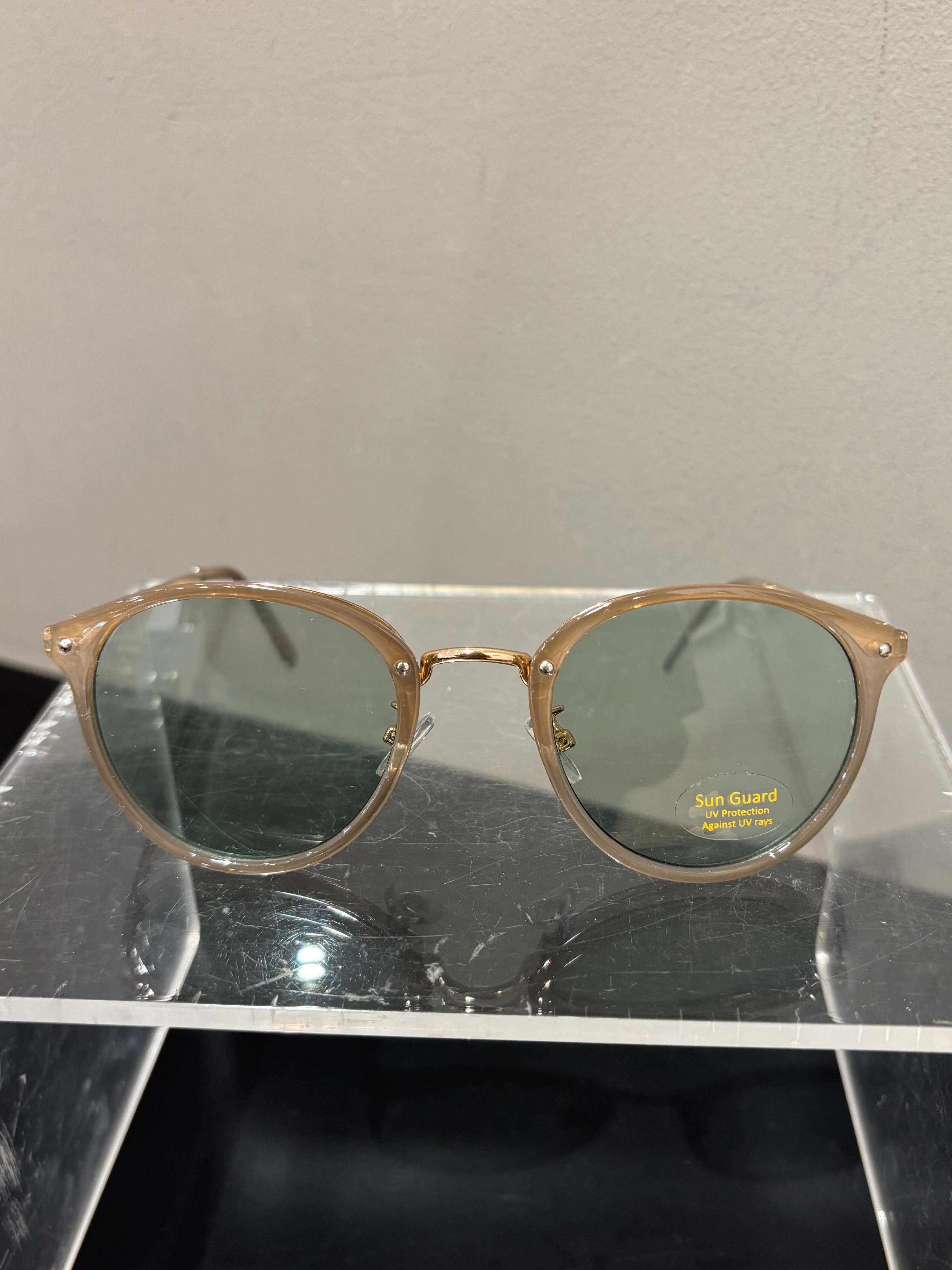 yamaさんの「SHOO･LA･RUE｜メタル&times;ボストンサングラス」を使ったコーディネート
