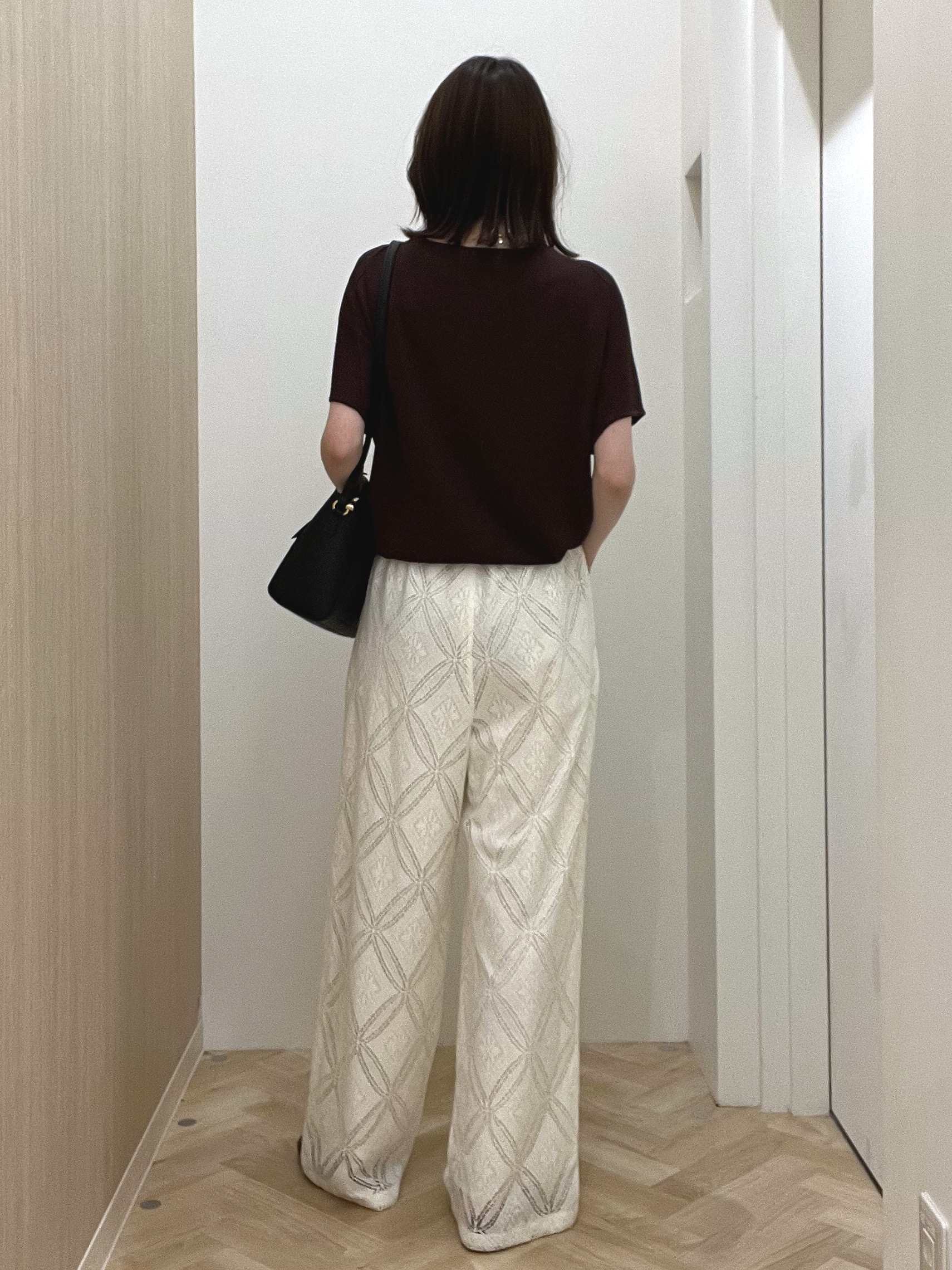  おまつさんの「grove｜【シリーズ累計36万枚！名品ニット】やわらかドライタッチ ドルマンニット」を使ったコーディネート