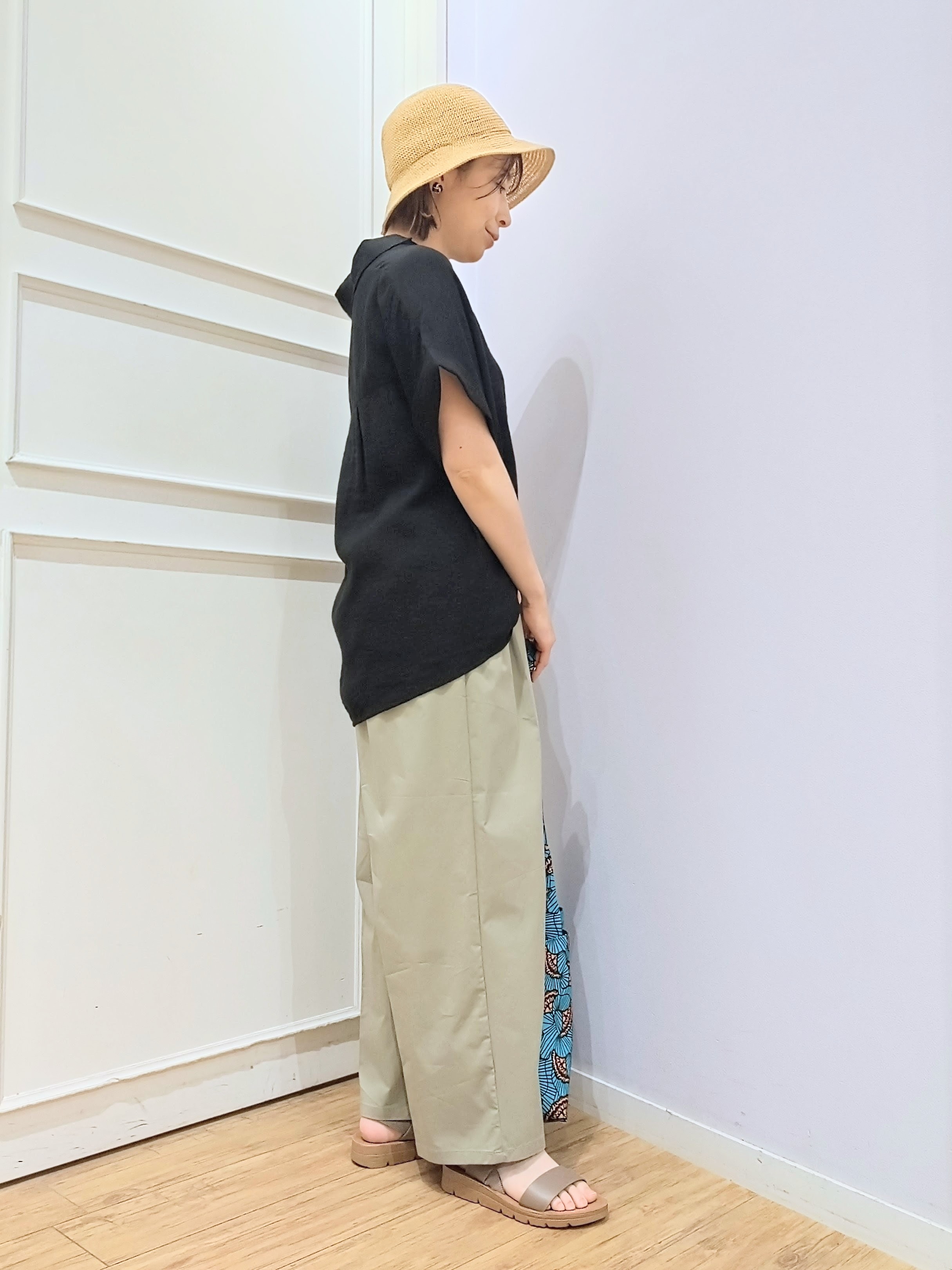 miomioさんの「SHOO･LA･RUE｜【S-LL/洗濯機可】インせず着られる 裾タック スキッパーシャツ」を使ったコーディネート