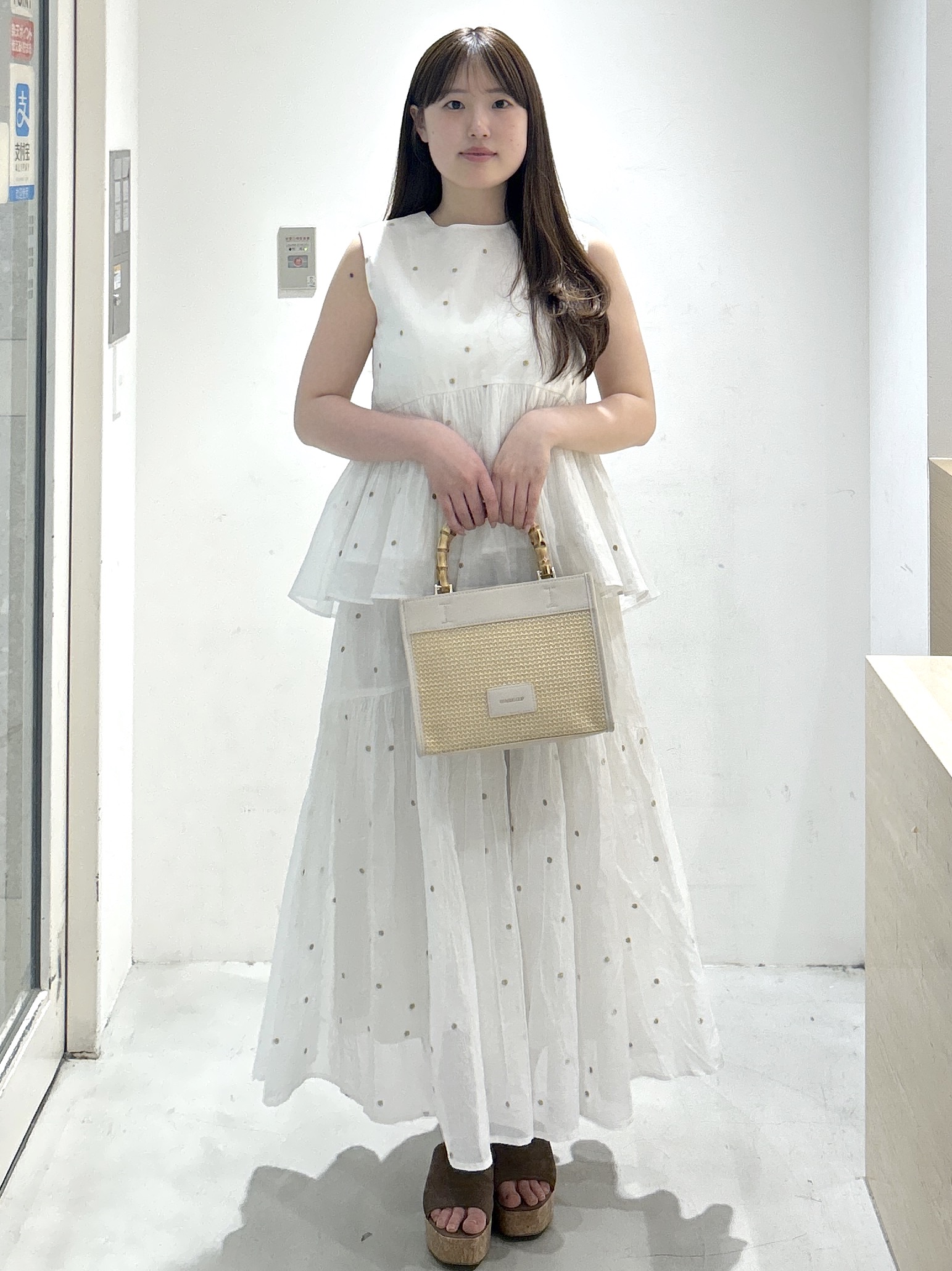 sayaさんの「OPAQUE.CLIP｜ラメドット刺繍ペプラムブラウス【洗える】」を使ったコーディネート