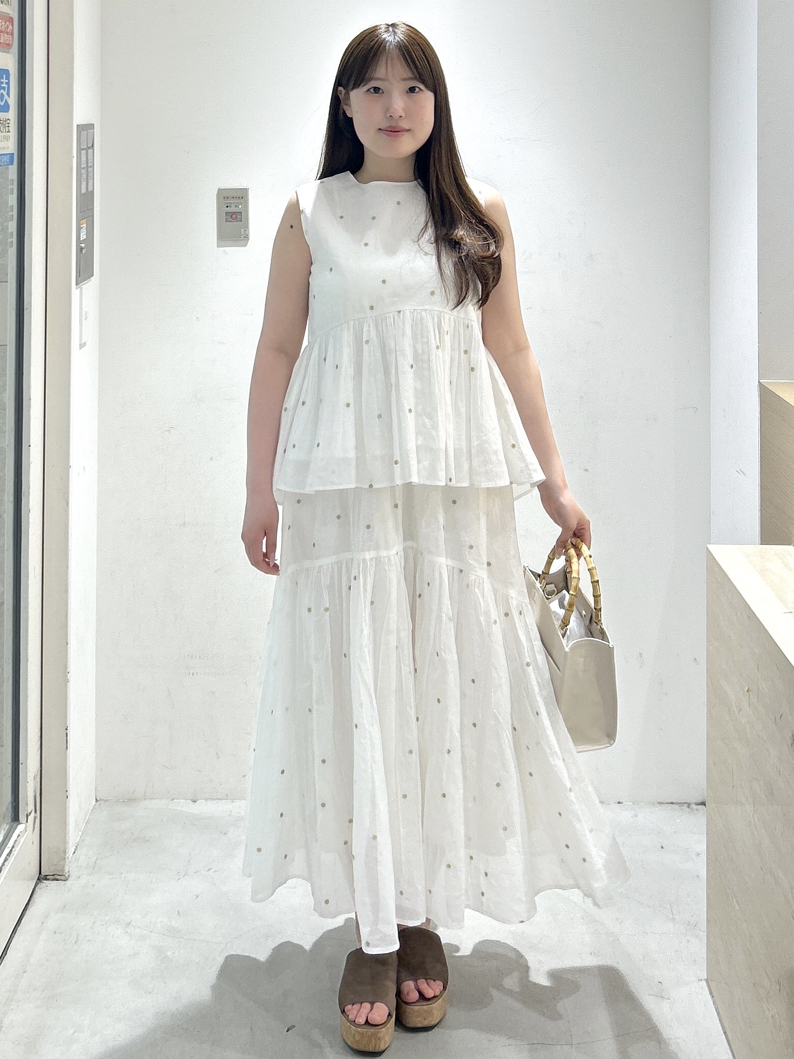 sayaさんの「OPAQUE.CLIP｜ラメドット刺繍ペプラムブラウス【洗える】」を使ったコーディネート