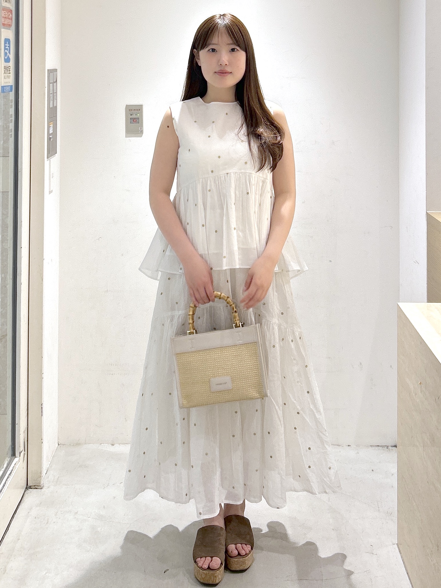 sayaさんの「OPAQUE.CLIP｜ラメドット刺繍ペプラムブラウス【洗える】」を使ったコーディネート