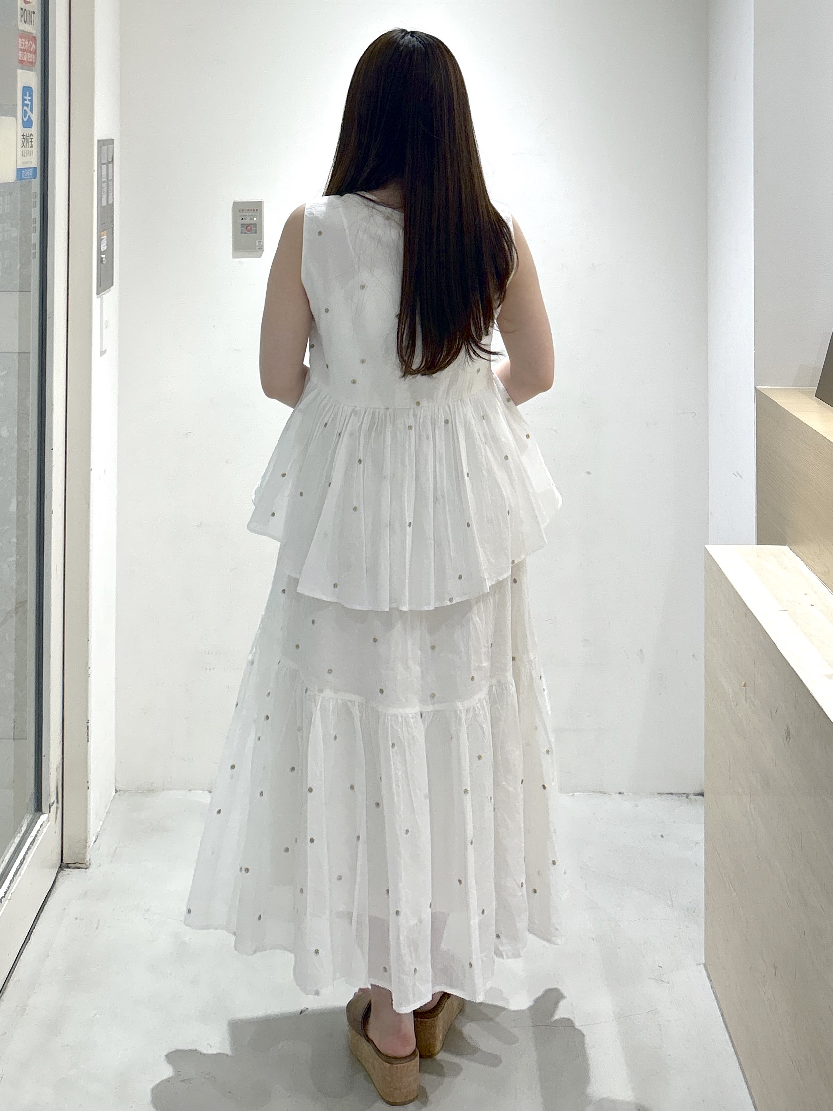 sayaさんの「OPAQUE.CLIP｜ラメドット刺繍ペプラムブラウス【洗える】」を使ったコーディネート