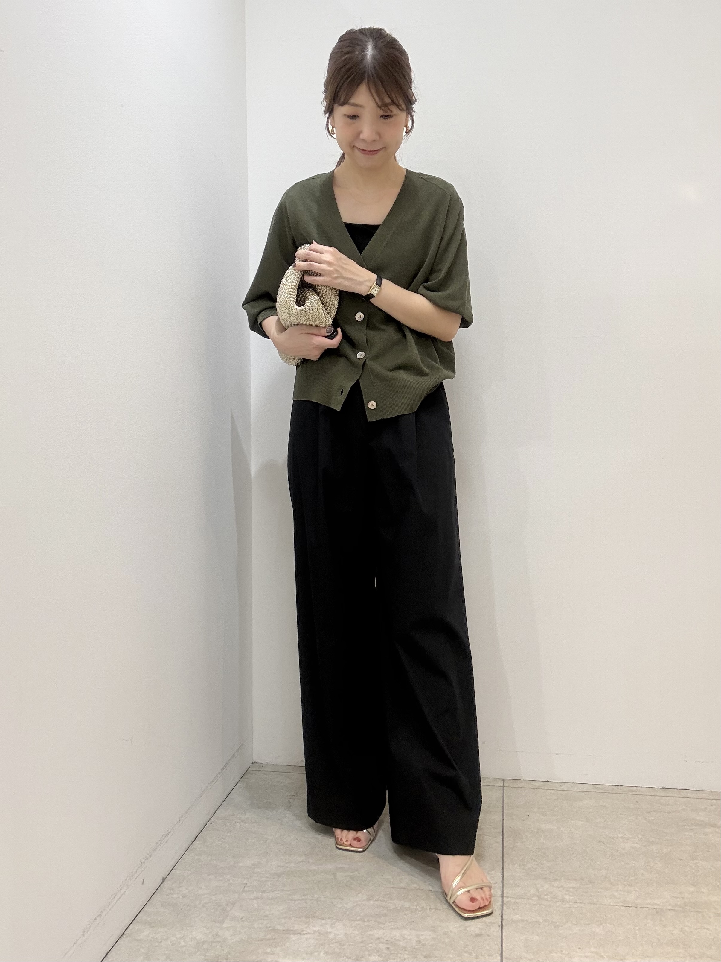 かなえさんの「UNTITLED｜【アンサンブル可/シアー】リネンエステルカーディガン」を使ったコーディネート