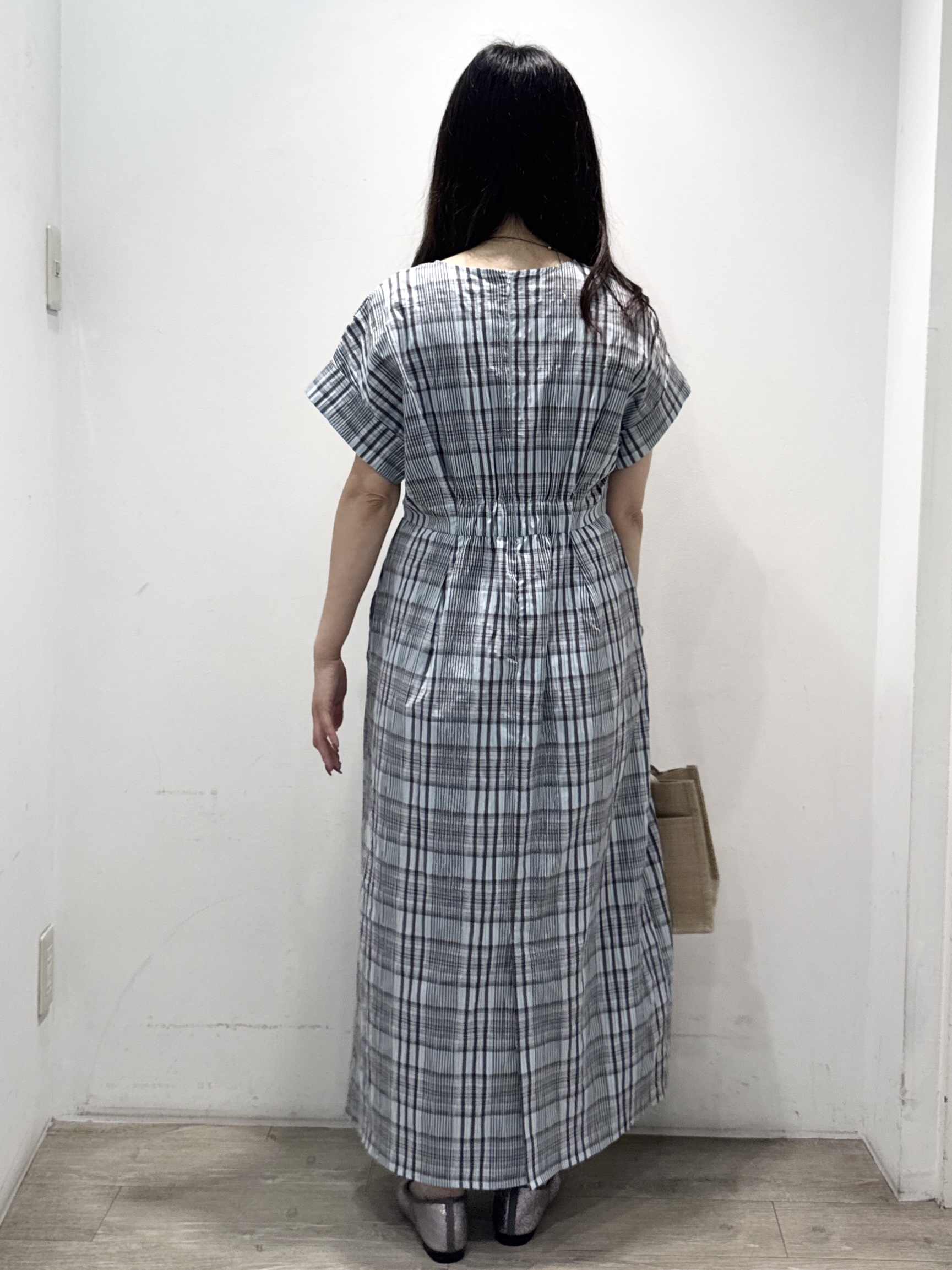yuicciさんの「OPAQUE.CLIP｜チェック柄Iラインシルエットワンピース【洗濯機OK】」を使ったコーディネート