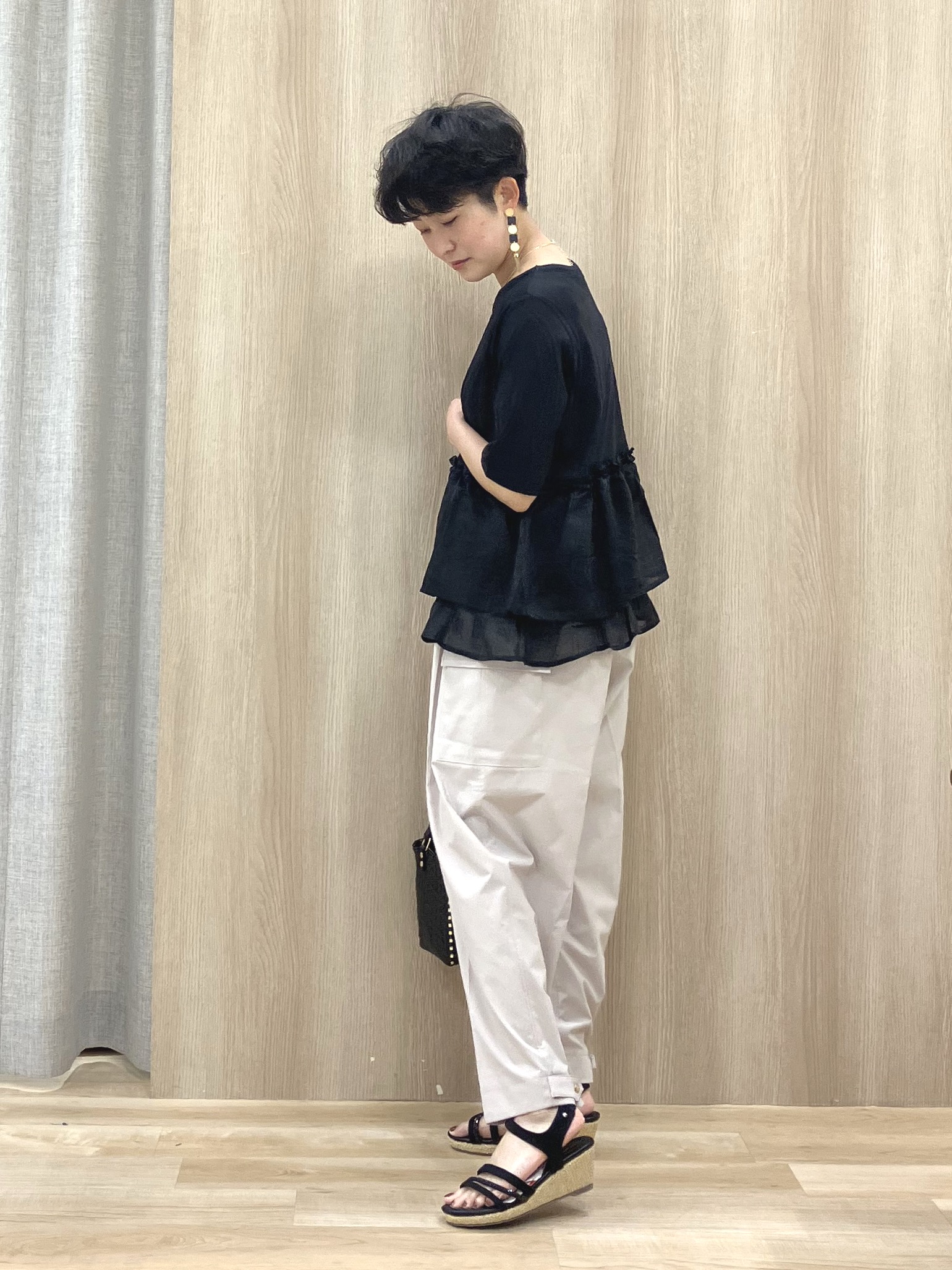Keiさんの「grove｜【体型カバー】INせず決まる、ウエストシアーフリルTシャツ」を使ったコーディネート