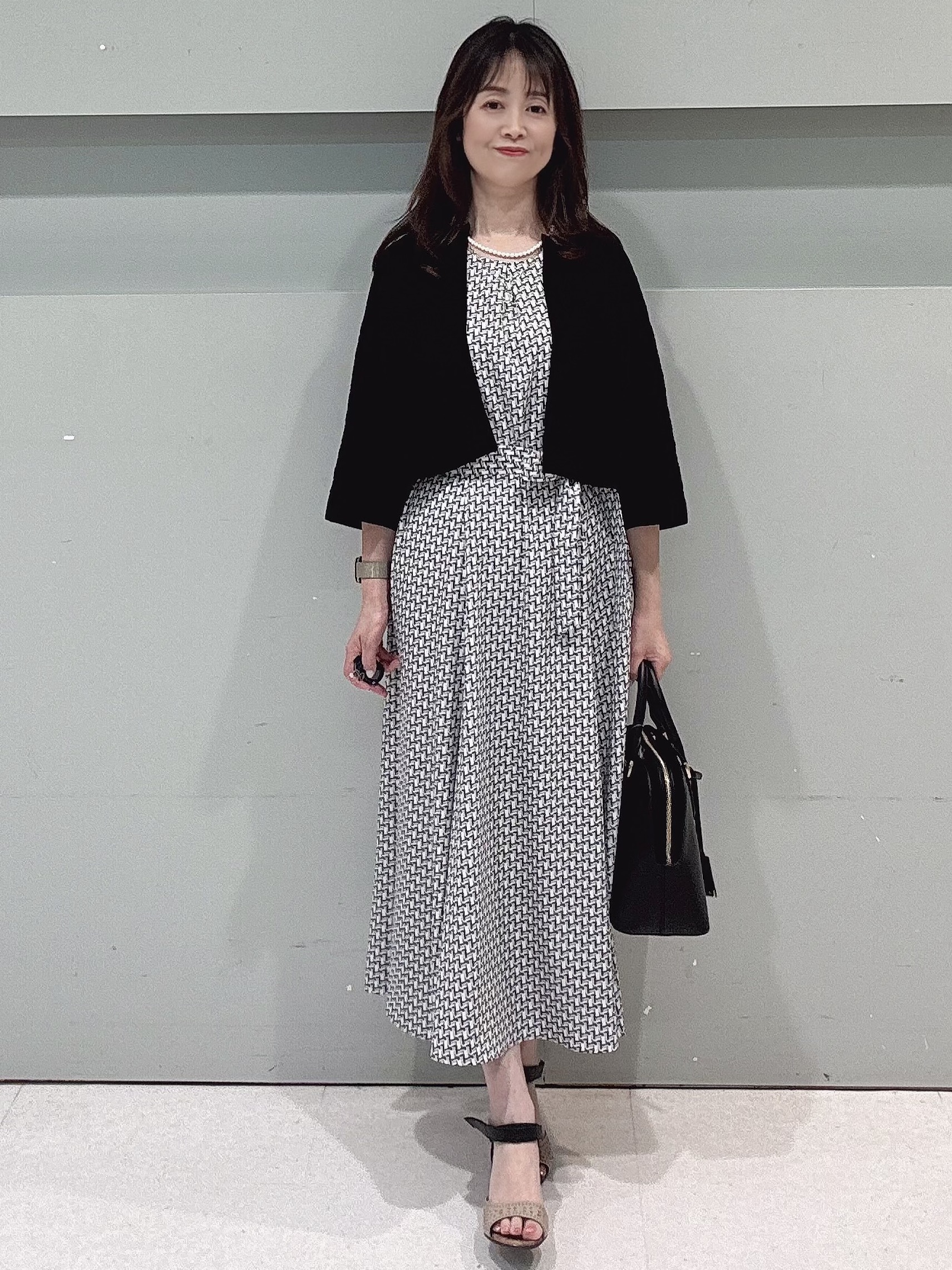 makiさんの「UNTITLED｜【美シルエット/洗える】ジオメプリントワンピース」を使ったコーディネート