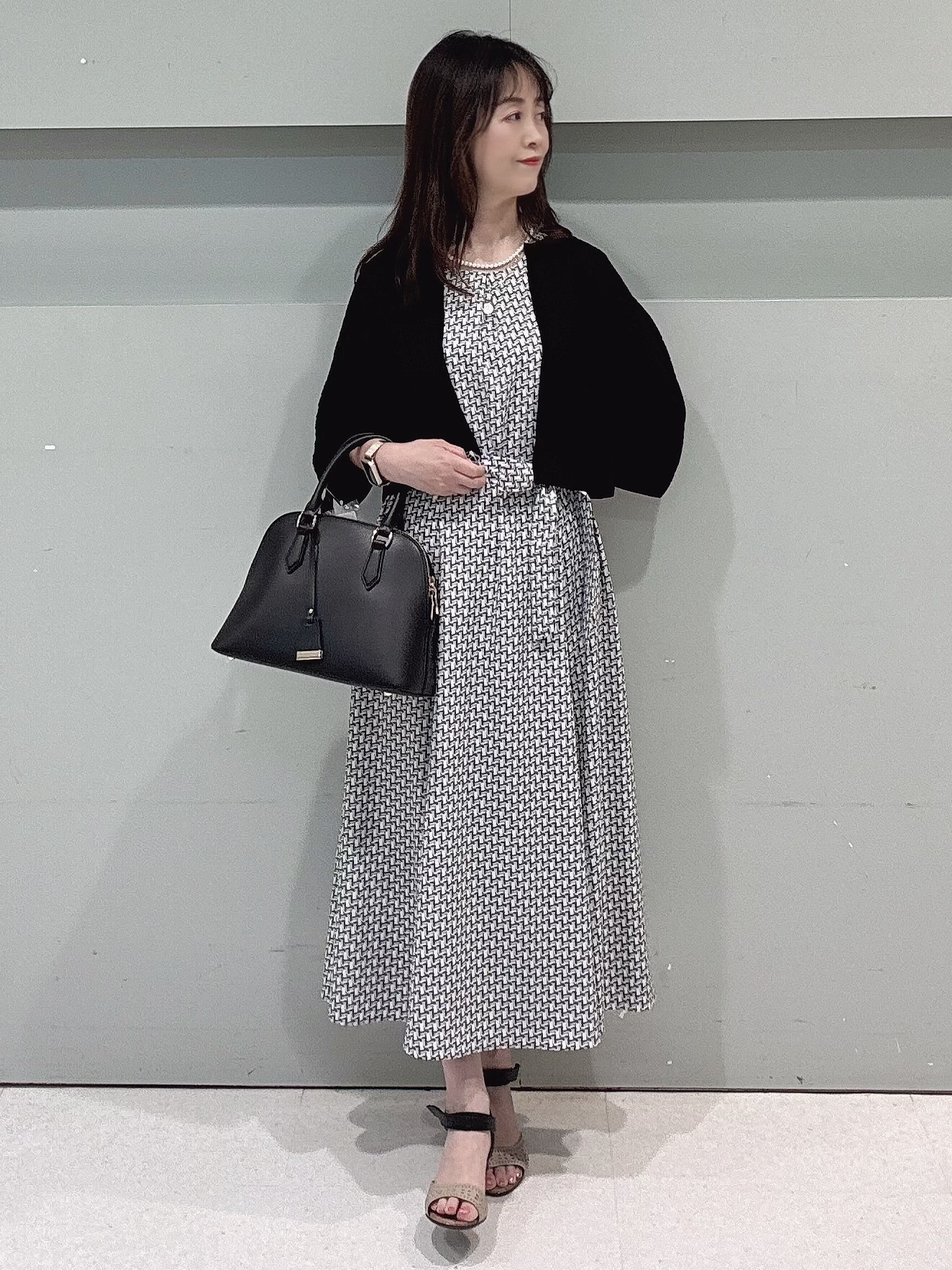 makiさんの「UNTITLED｜【美シルエット/洗える】ジオメプリントワンピース」を使ったコーディネート