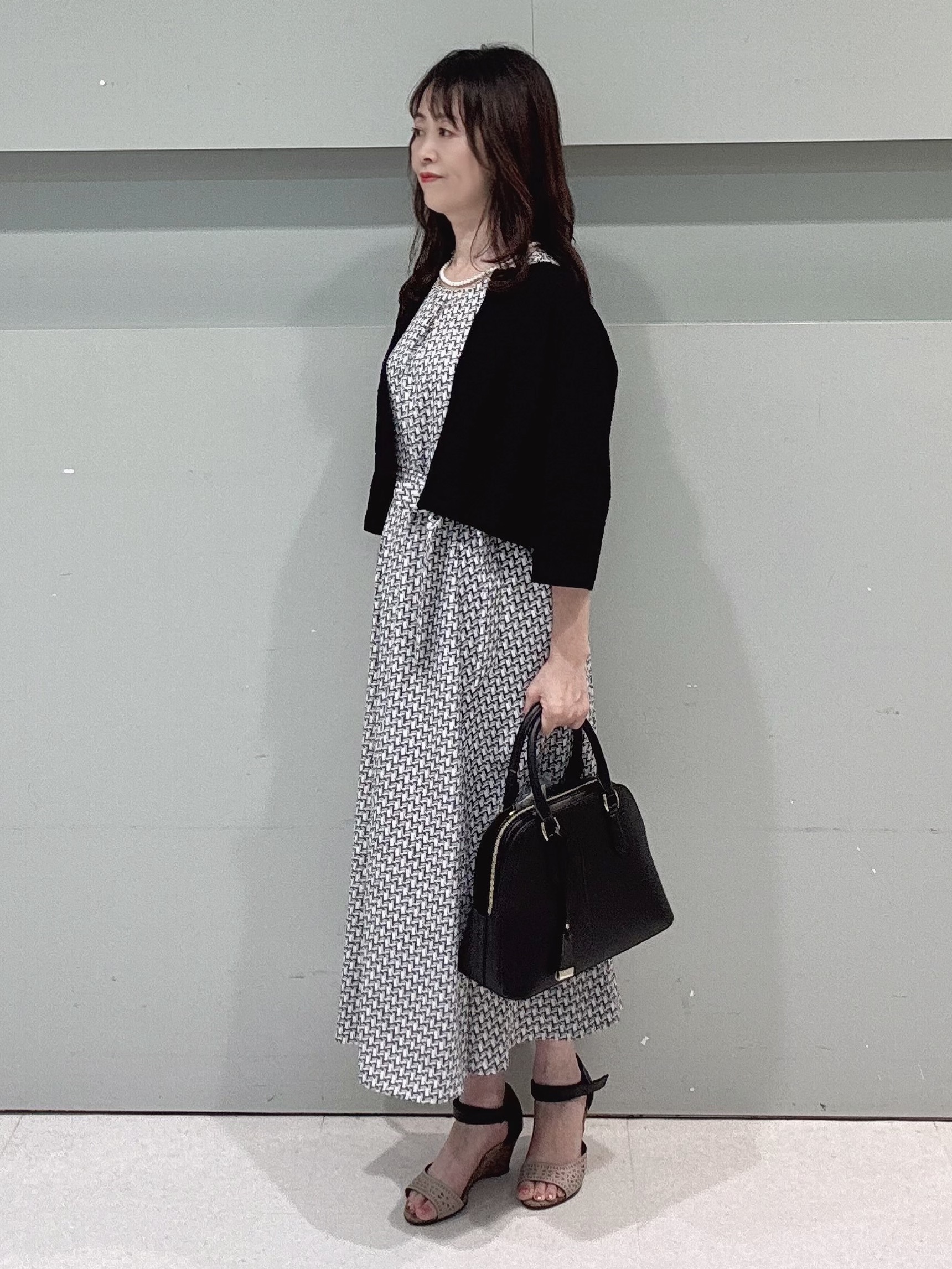 makiさんの「UNTITLED｜【美シルエット/洗える】ジオメプリントワンピース」を使ったコーディネート