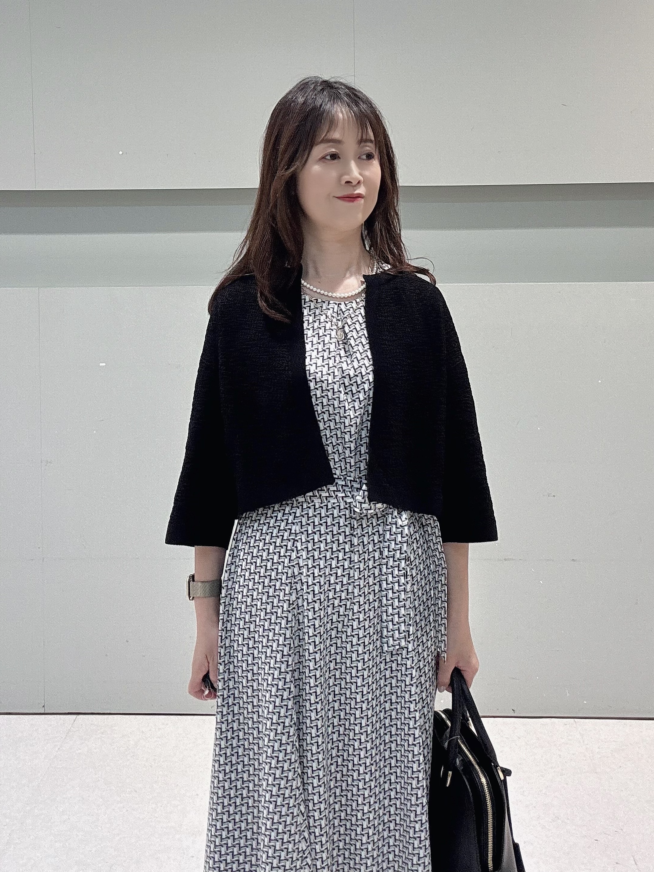 makiさんの「UNTITLED｜【美シルエット/洗える】ジオメプリントワンピース」を使ったコーディネート