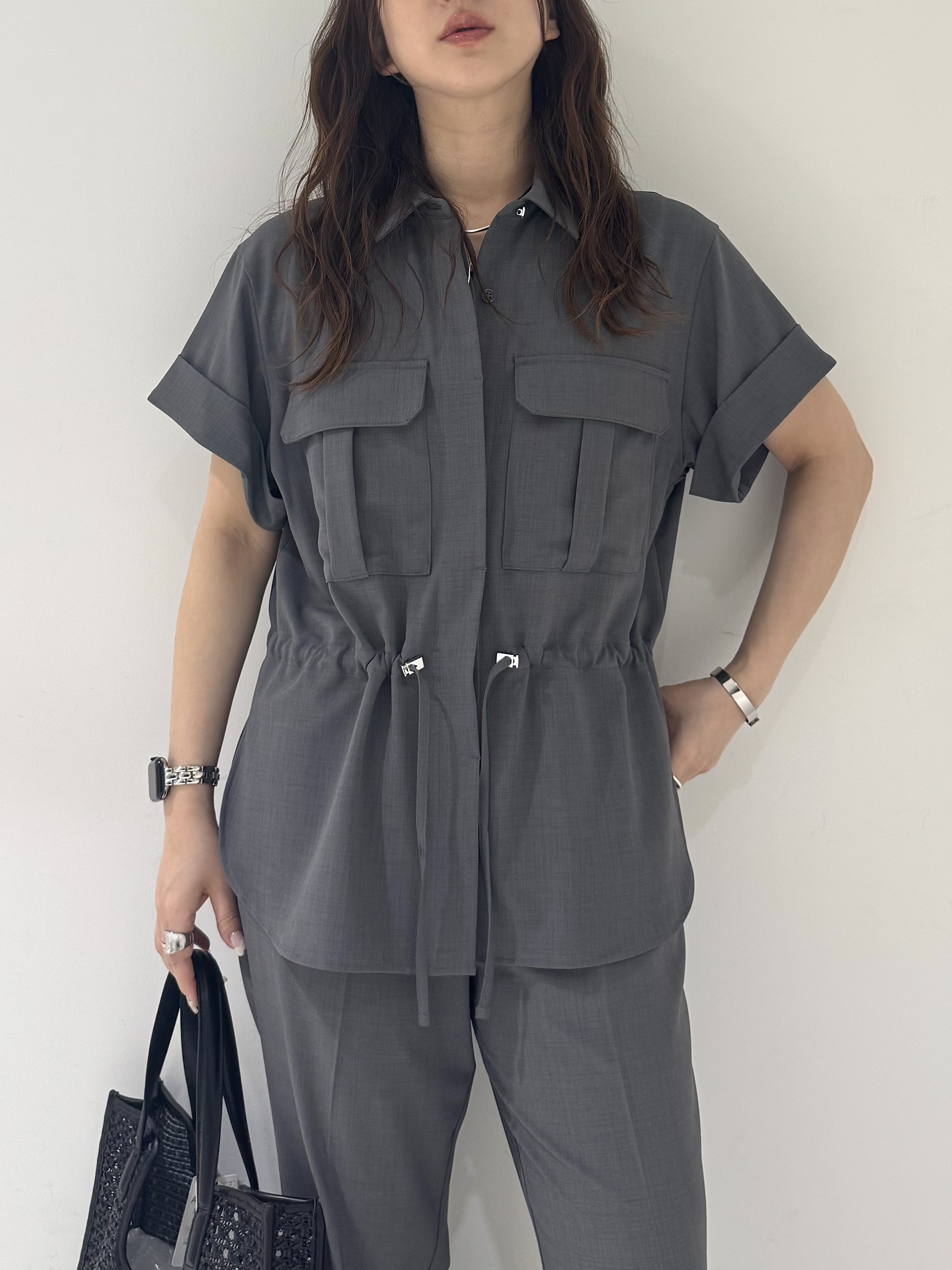 そんさんの「INDIVI｜Comfy SET UP｜サファリシャツ【セットアップ対応／通勤／カセット服／接触冷感／UVカット】」を使ったコーディネート