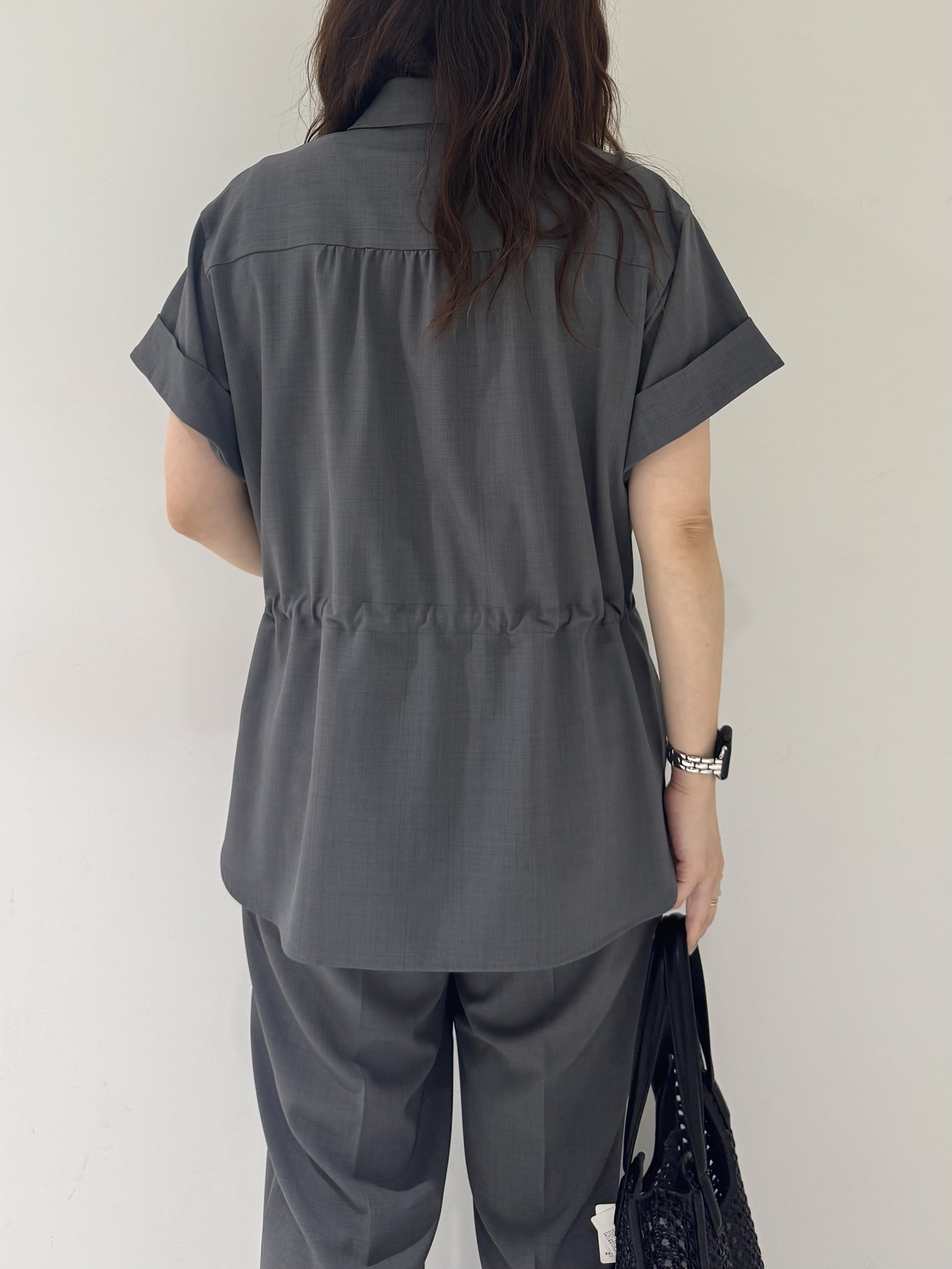 そんさんの「INDIVI｜Comfy SET UP｜サファリシャツ【セットアップ対応／通勤／カセット服／接触冷感／UVカット】」を使ったコーディネート