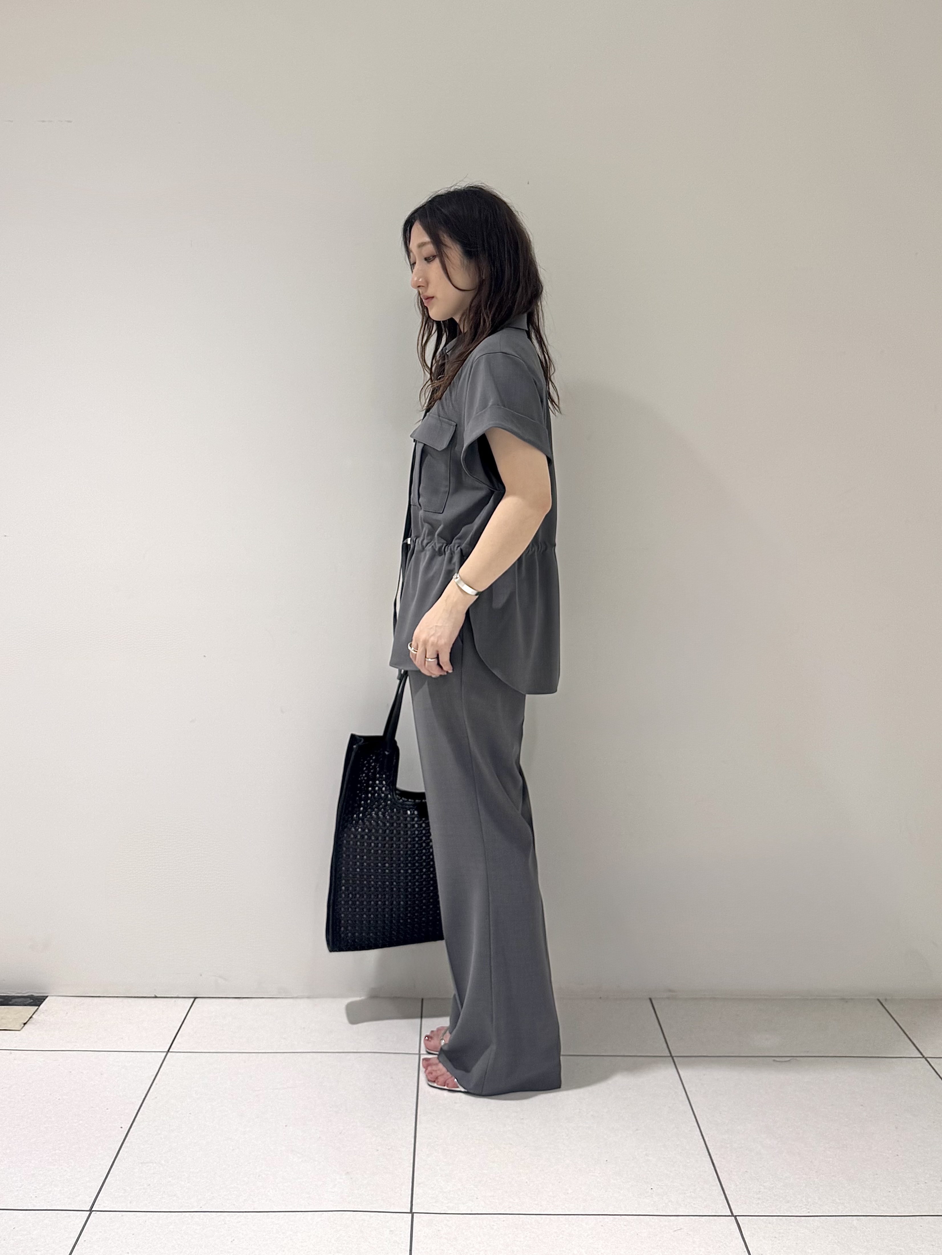 そんさんの「INDIVI｜Comfy SET UP｜サファリシャツ【セットアップ対応／通勤／カセット服／接触冷感／UVカット】」を使ったコーディネート