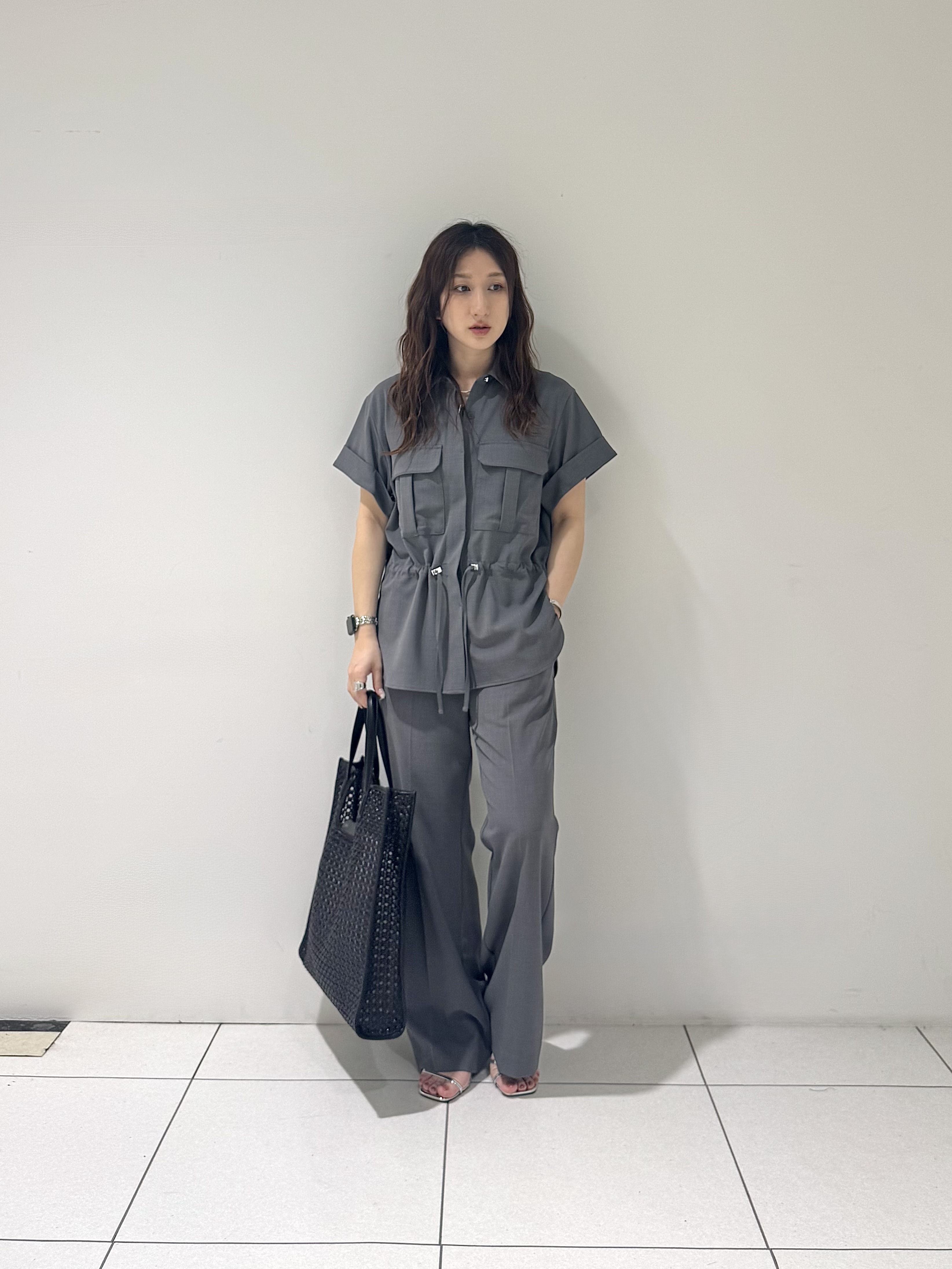 そんさんの「INDIVI｜Comfy SET UP｜サファリシャツ【セットアップ対応／通勤／カセット服／接触冷感／UVカット】」を使ったコーディネート