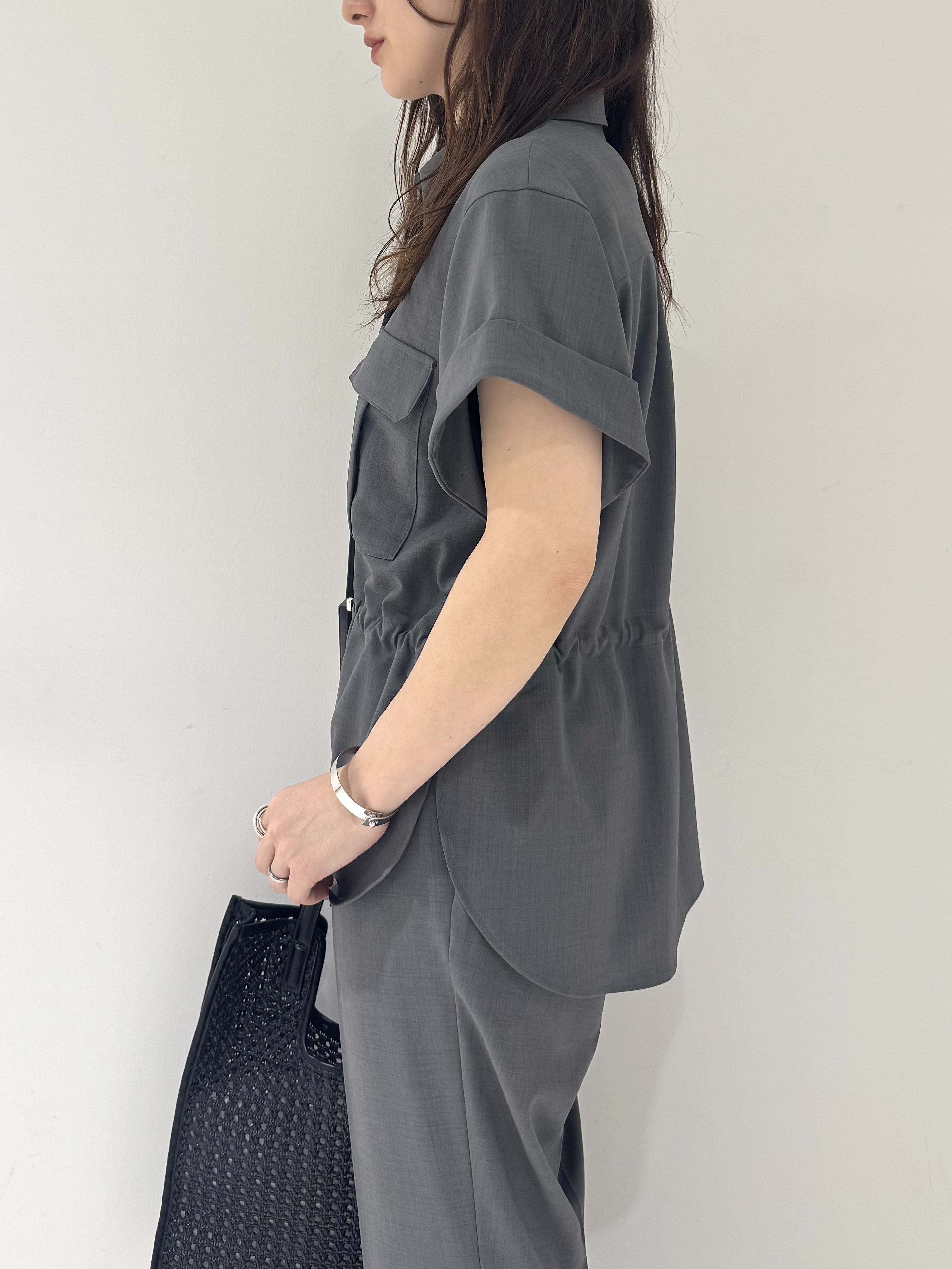 そんさんの「INDIVI｜Comfy SET UP｜サファリシャツ【セットアップ対応／通勤／カセット服／接触冷感／UVカット】」を使ったコーディネート