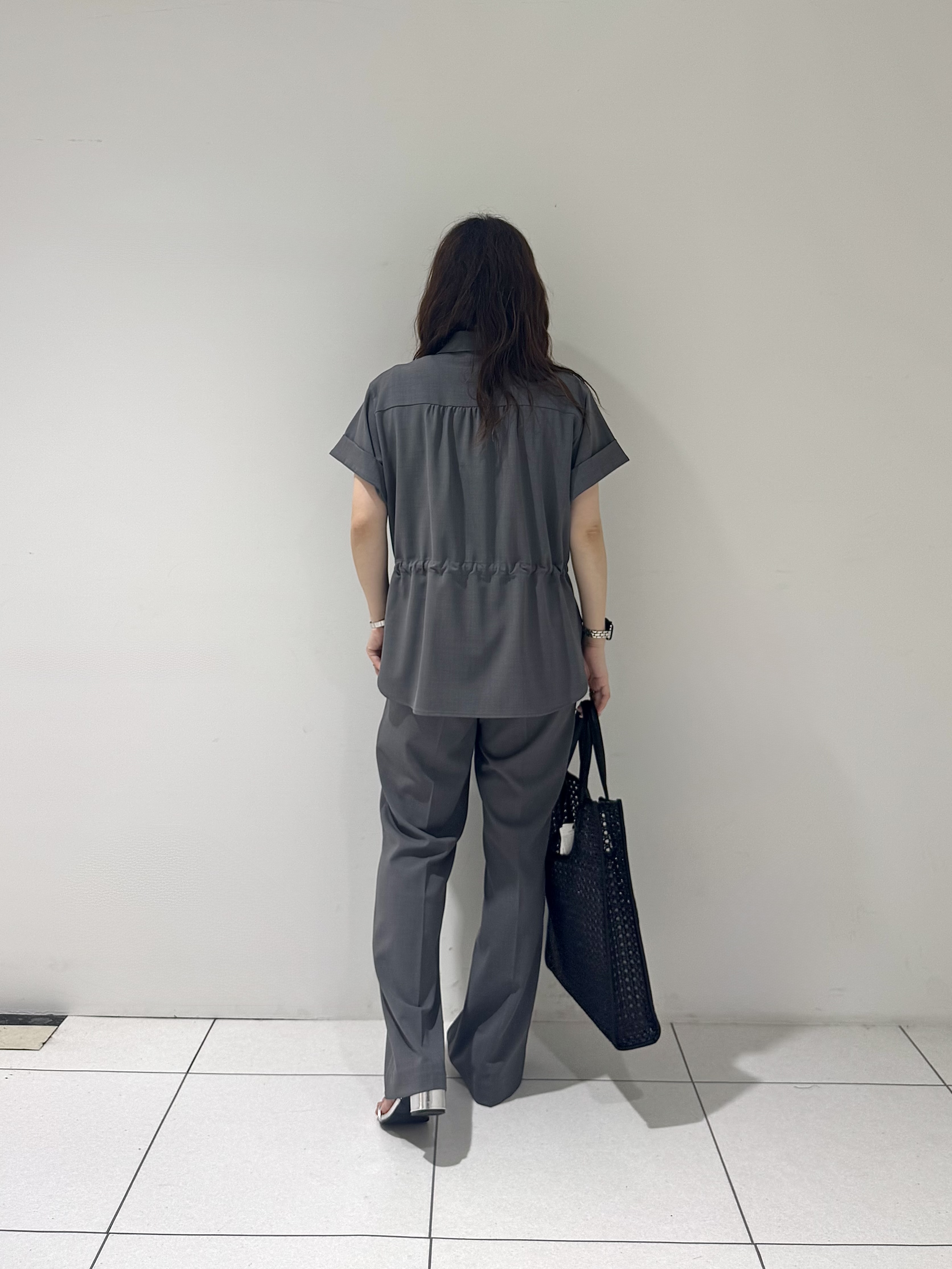そんさんの「INDIVI｜Comfy SET UP｜サファリシャツ【セットアップ対応／通勤／カセット服／接触冷感／UVカット】」を使ったコーディネート