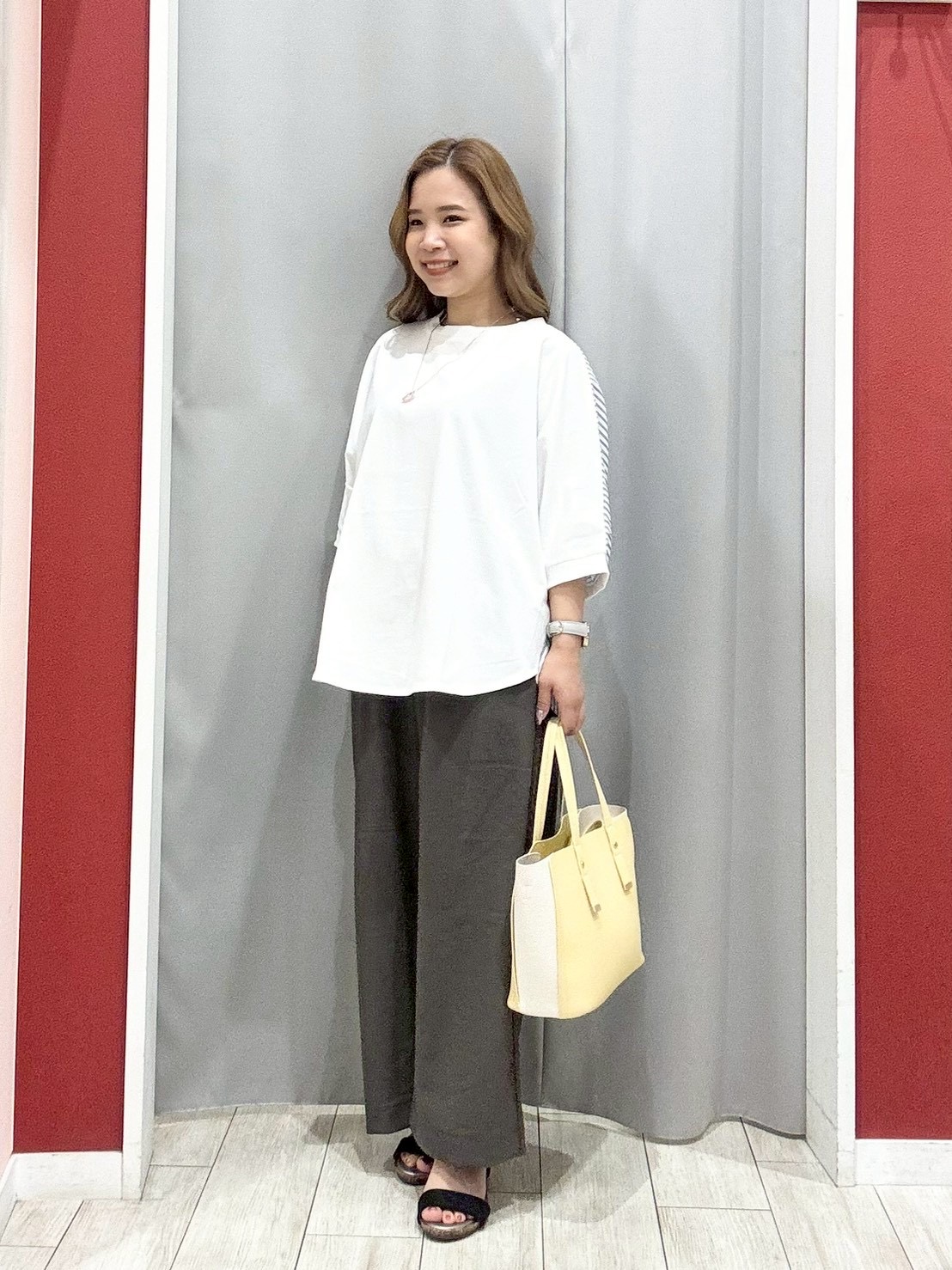 shioさんの「SHOO･LA･RUE｜【体型カバー/洗濯機可】二の腕隠れる 前後切替ドルマンTシャツ」を使ったコーディネート