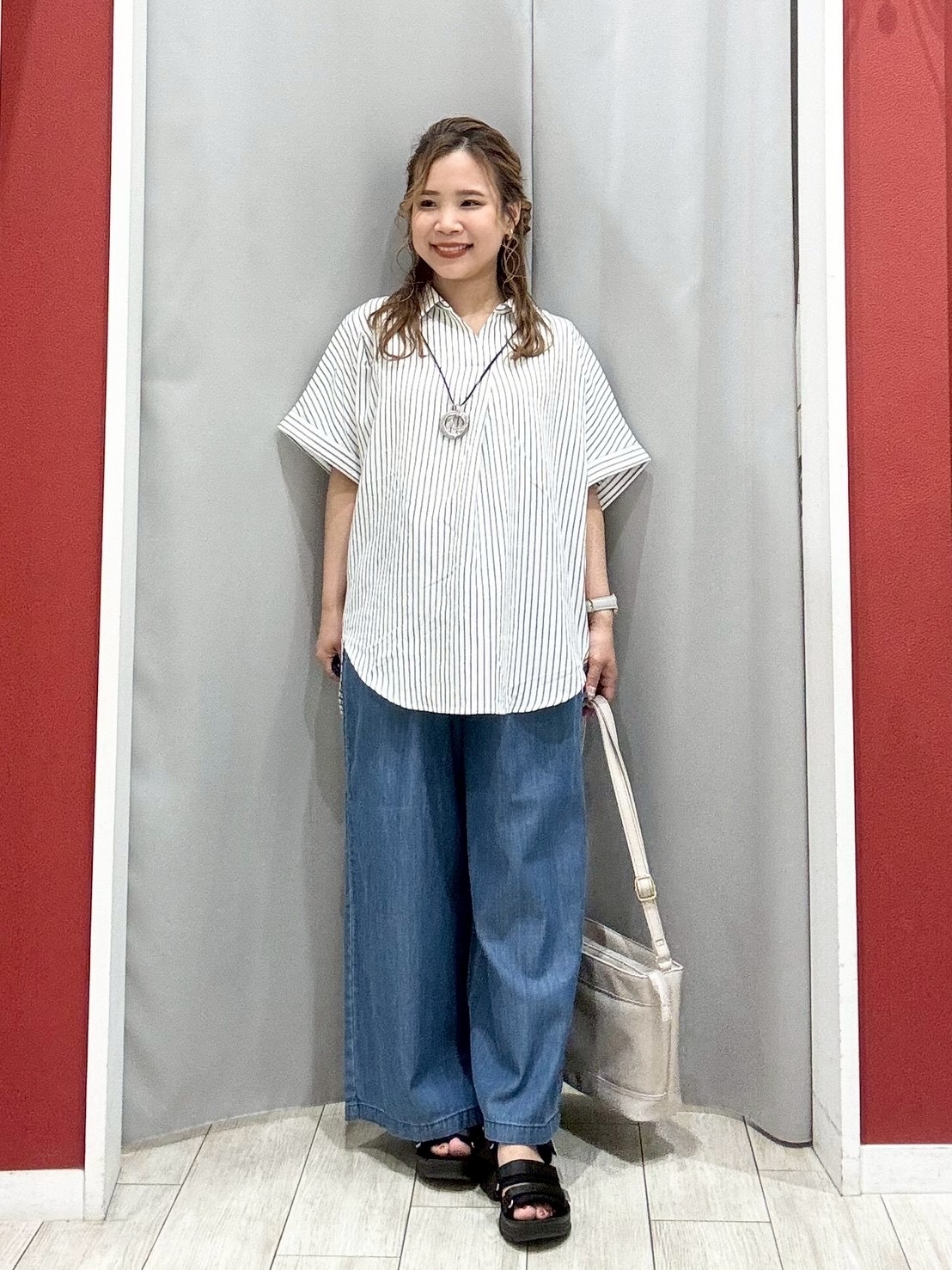 shioさんの「SHOO･LA･RUE｜【UV/吸水速乾/抗菌防臭】インせず着られる フレンチリネンスキッパーシャツ」を使ったコーディネート