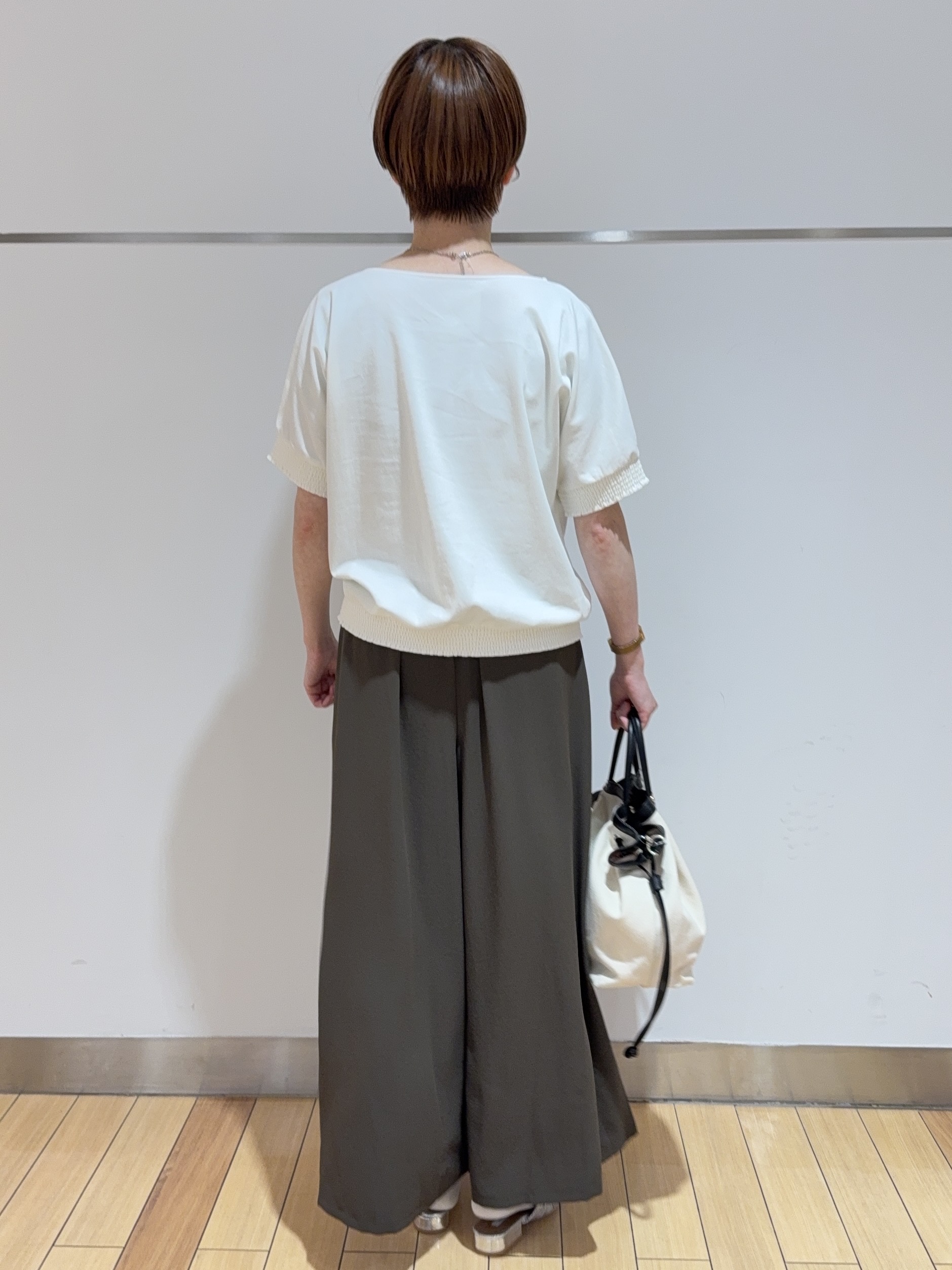 あやさんの「UNTITLED｜【接触冷感/汗染み防止/吸水速乾/UVカット】シャーリングプルオーバー」を使ったコーディネート