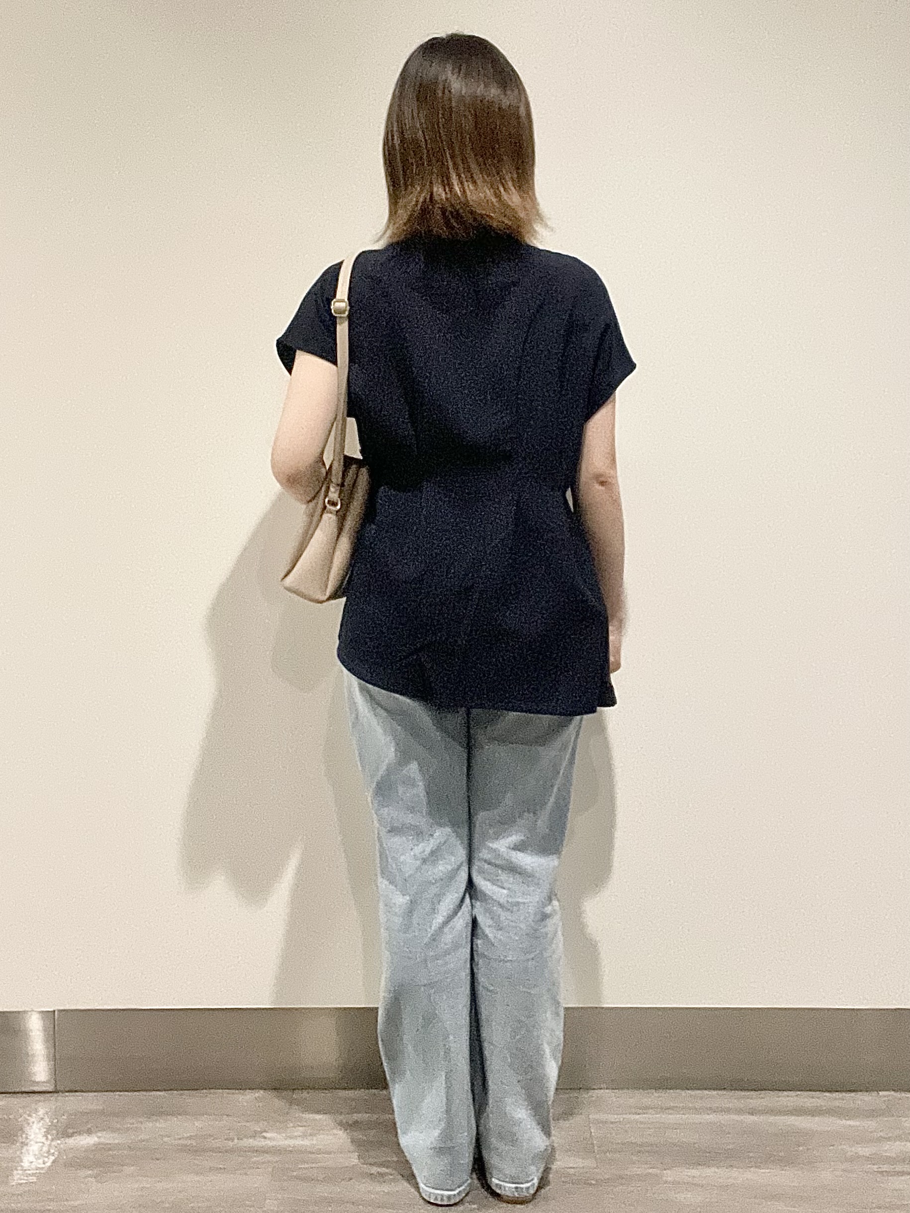 こじさんの「OPAQUE.CLIP｜【接触冷感／吸水速乾】リネンライク タックフレンチスリーブブラウス《洗濯機OK》」を使ったコーディネート