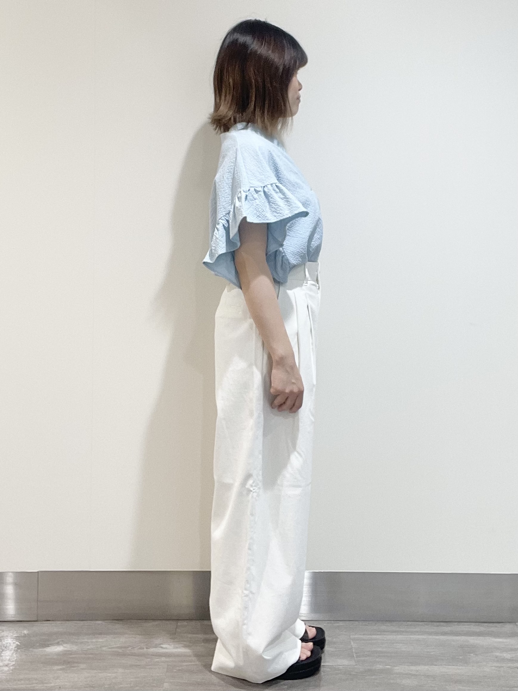 こじさんの「OPAQUE.CLIP｜【UV】フリルスキッパーブラウス《洗濯機OK》」を使ったコーディネート