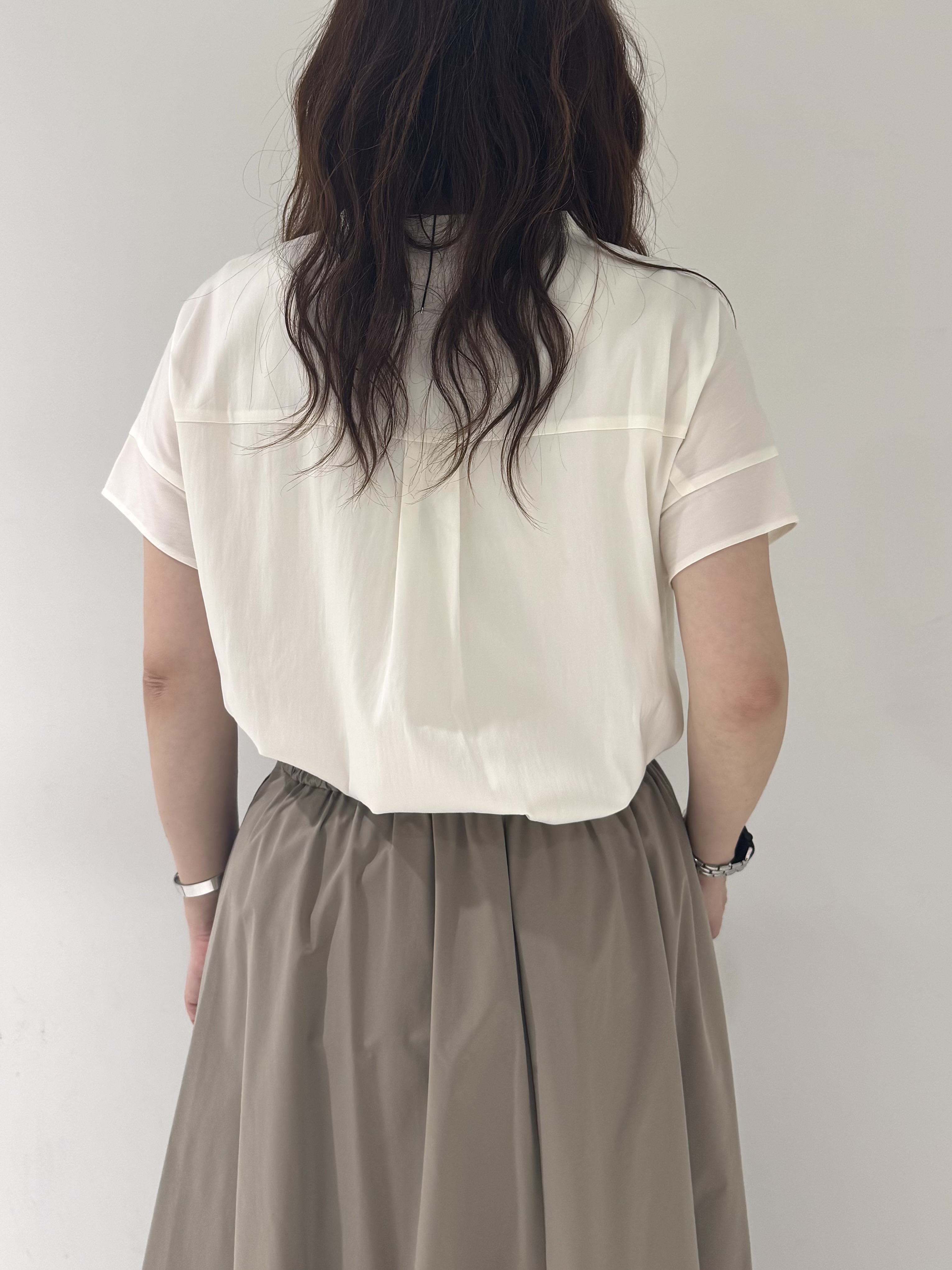 そんさんの「INDIVI｜【洗える／SETUP可能】スキッパーブラウス」を使ったコーディネート