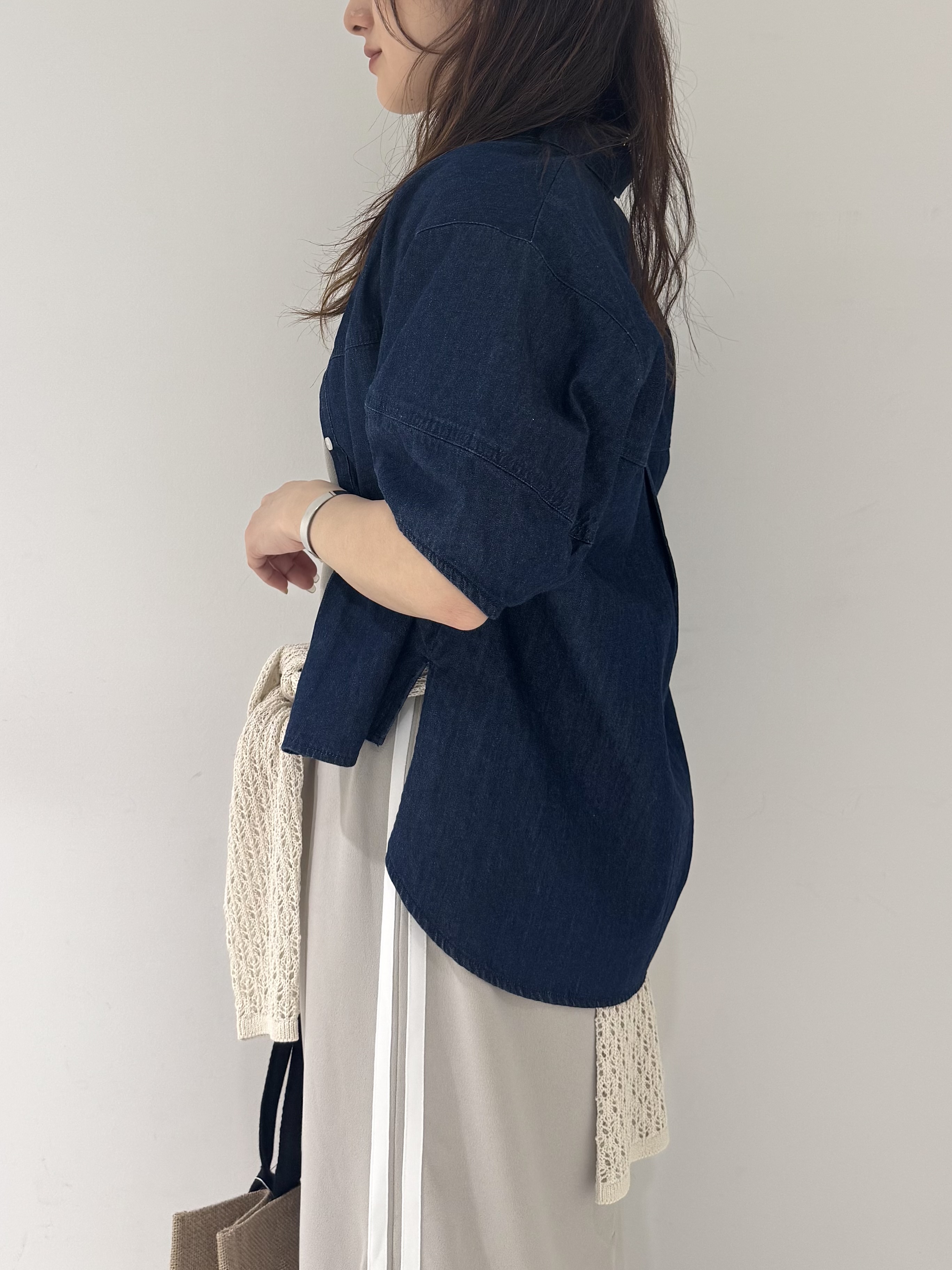 そんさんの「INDIVI｜フォルムスリーブデニムシャツ」を使ったコーディネート