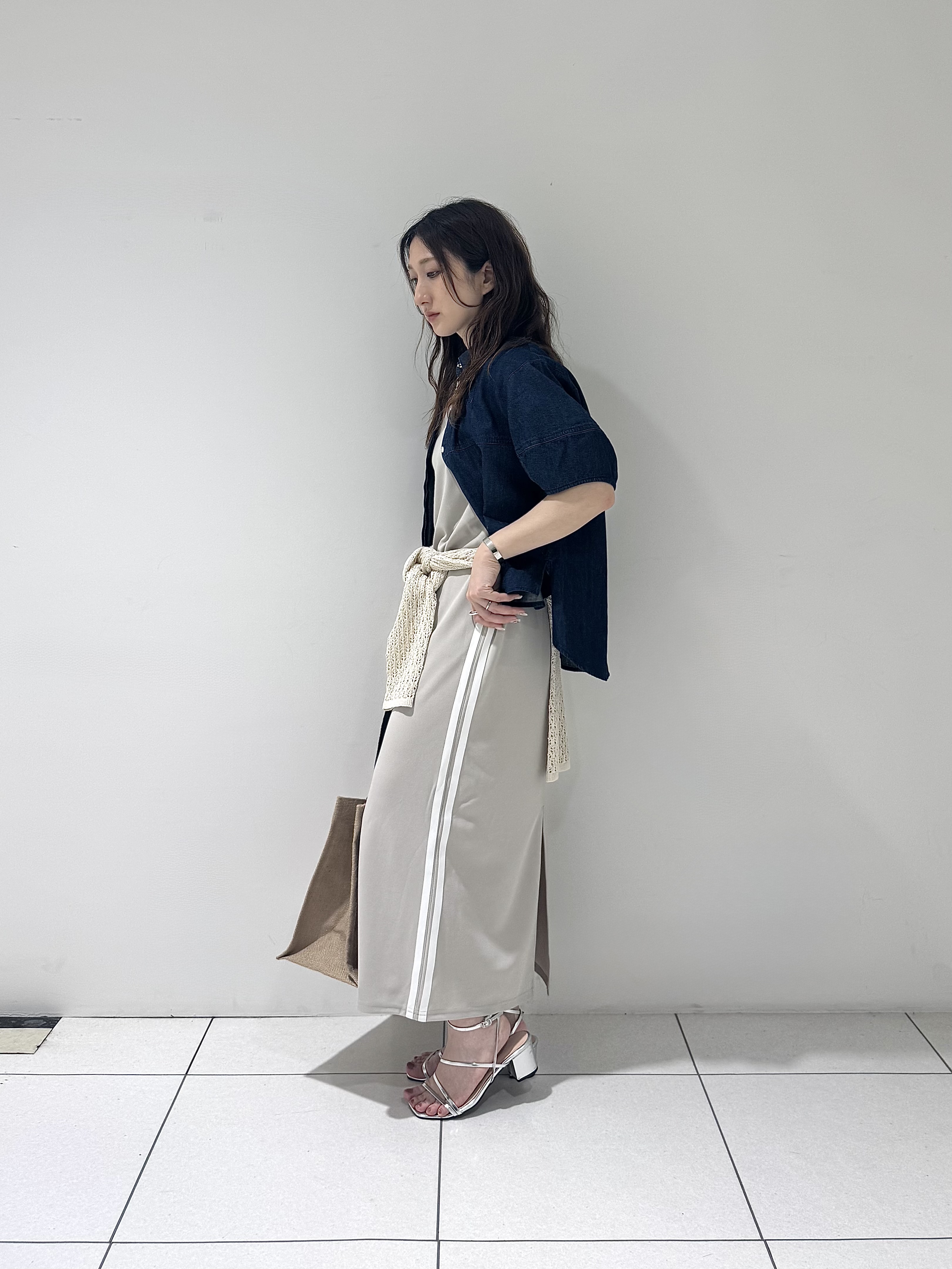 そんさんの「INDIVI｜フォルムスリーブデニムシャツ」を使ったコーディネート