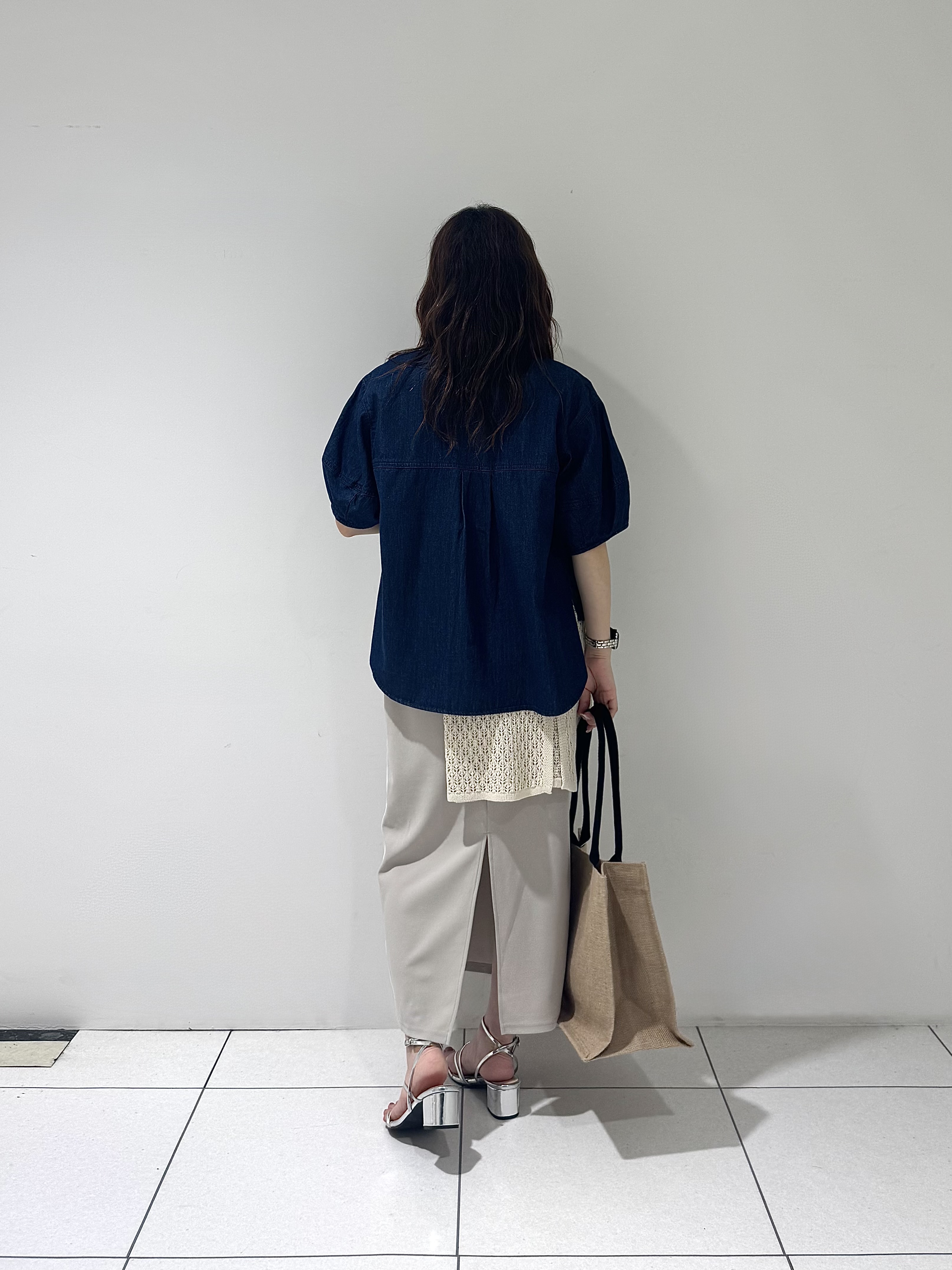 そんさんの「INDIVI｜フォルムスリーブデニムシャツ」を使ったコーディネート