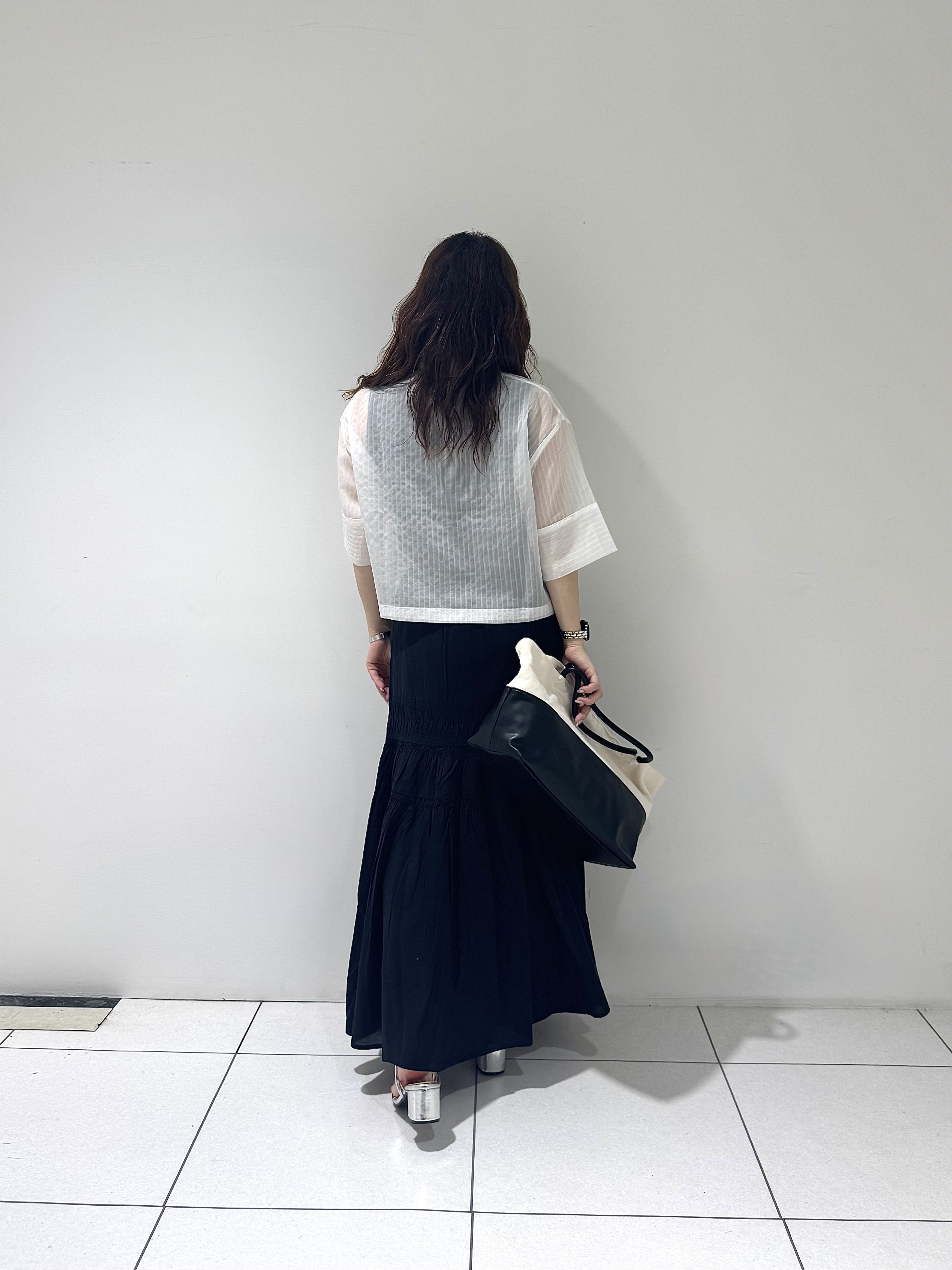 そんさんの「INDIVI｜ボックスシルエットシアーシャツ【接触冷感】」を使ったコーディネート