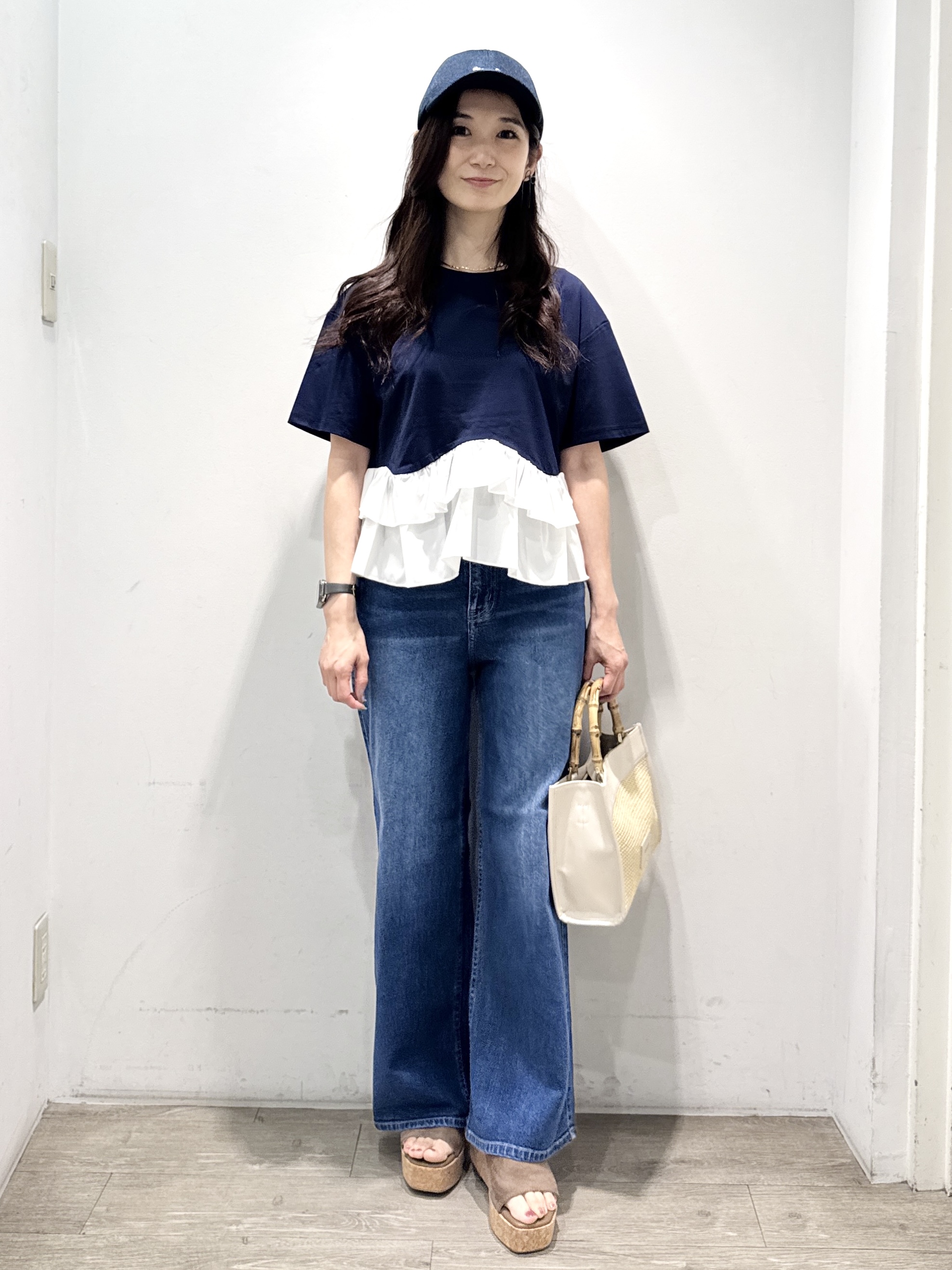 yuicciさんの「OPAQUE.CLIP｜裾フリルドッキングTシャツ【洗濯機OK】」を使ったコーディネート