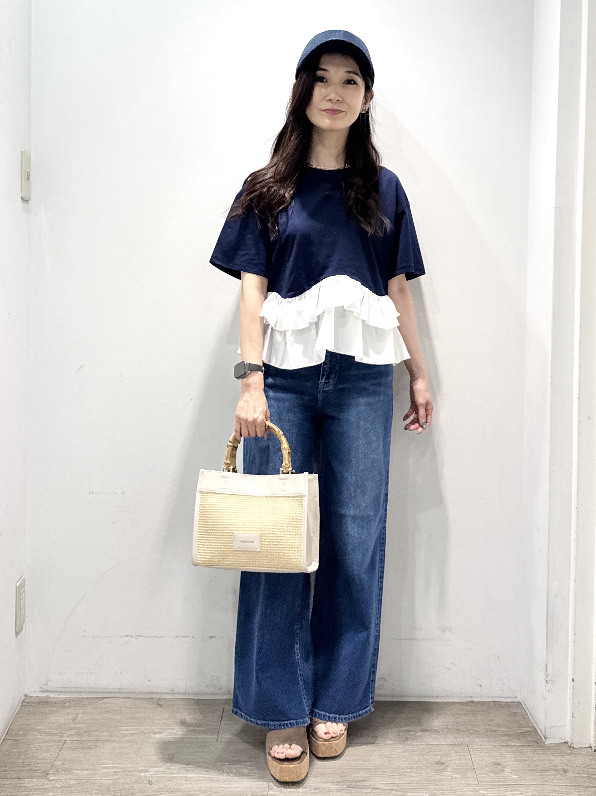 yuicciさんの「OPAQUE.CLIP｜裾フリルドッキングTシャツ【洗濯機OK】」を使ったコーディネート