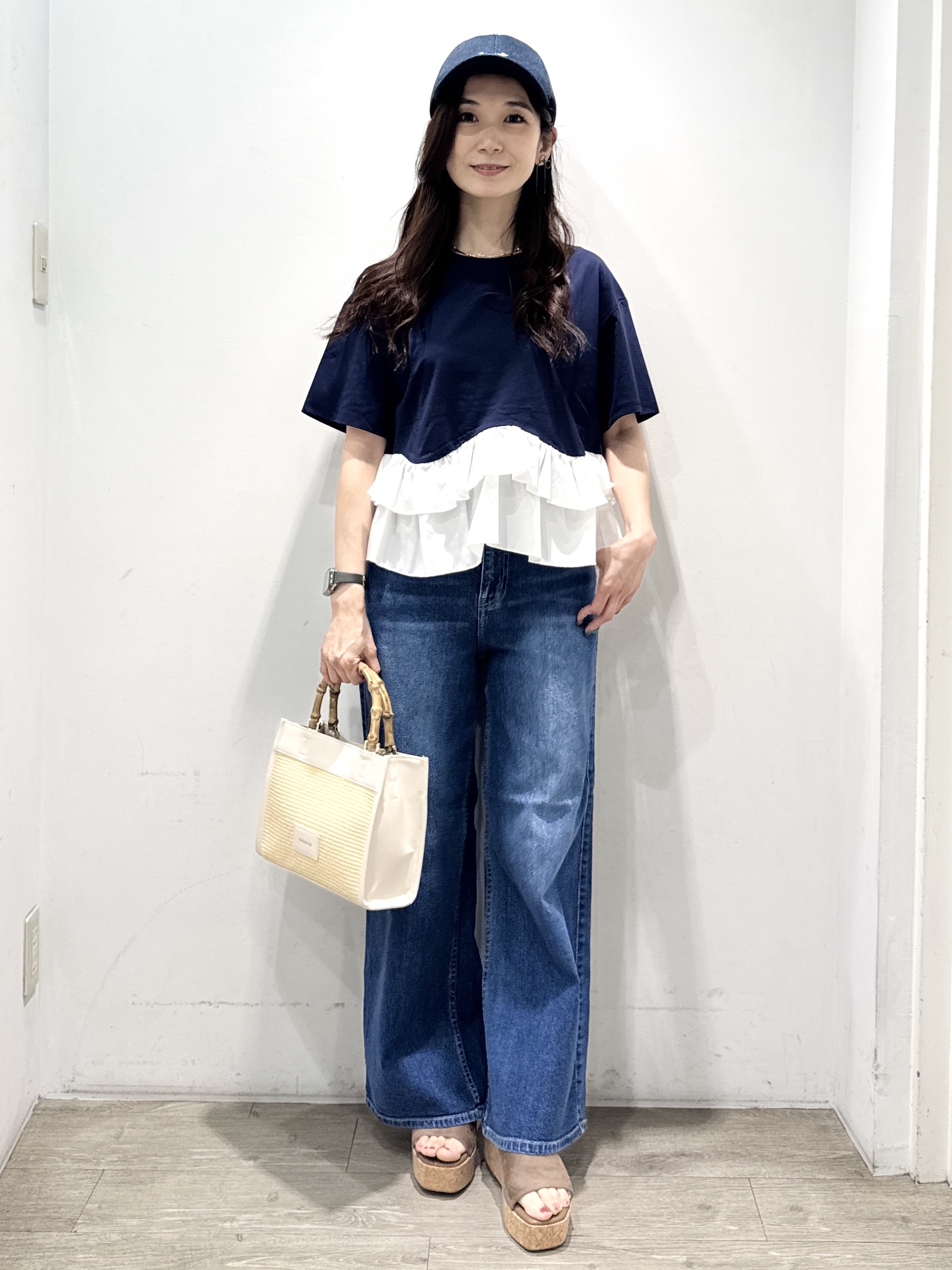 yuicciさんの「OPAQUE.CLIP｜裾フリルドッキングTシャツ【洗濯機OK】」を使ったコーディネート