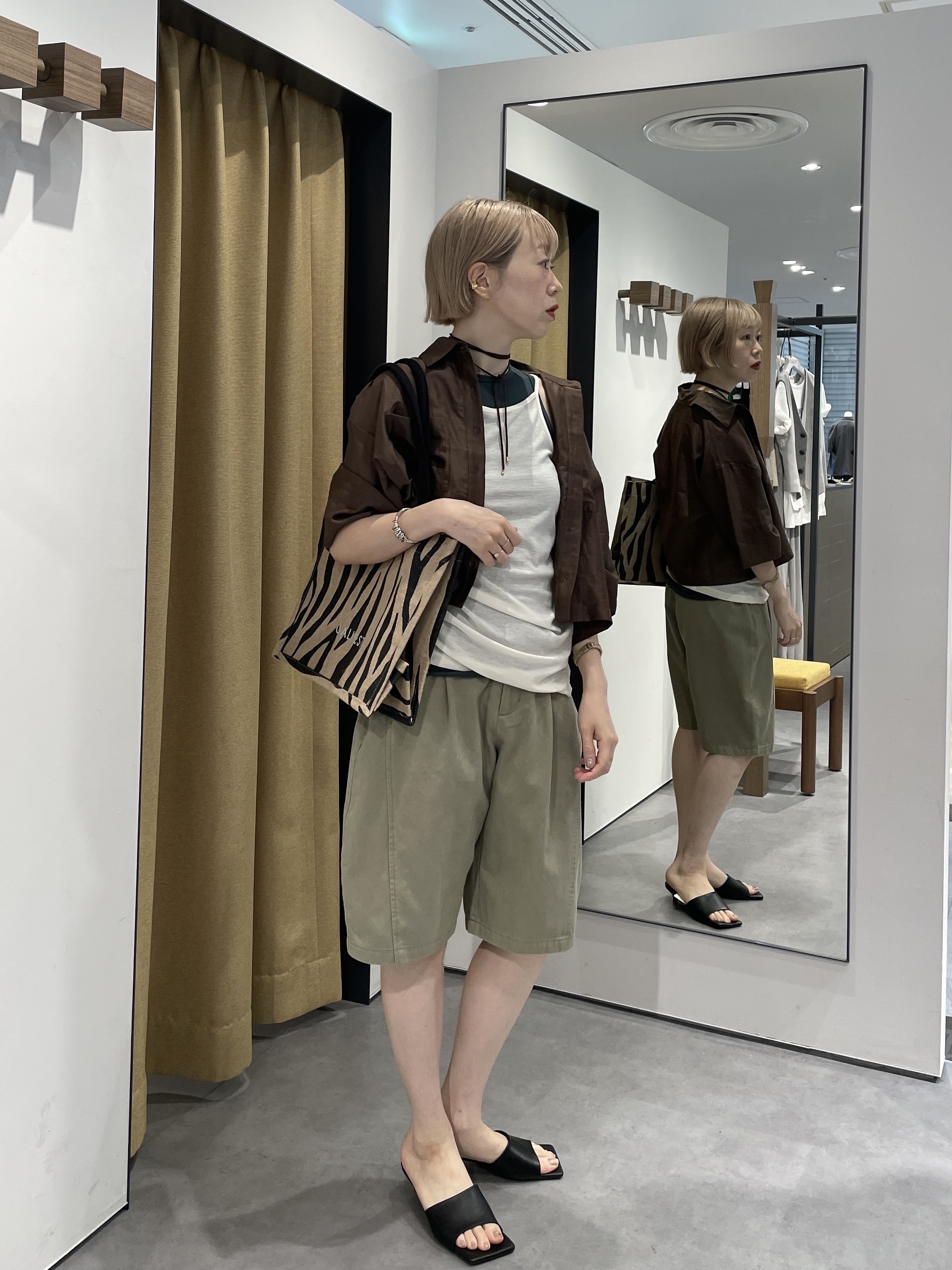 mikuさんの「INDIVI｜ボックスシルエットシアーシャツ【接触冷感】」を使ったコーディネート