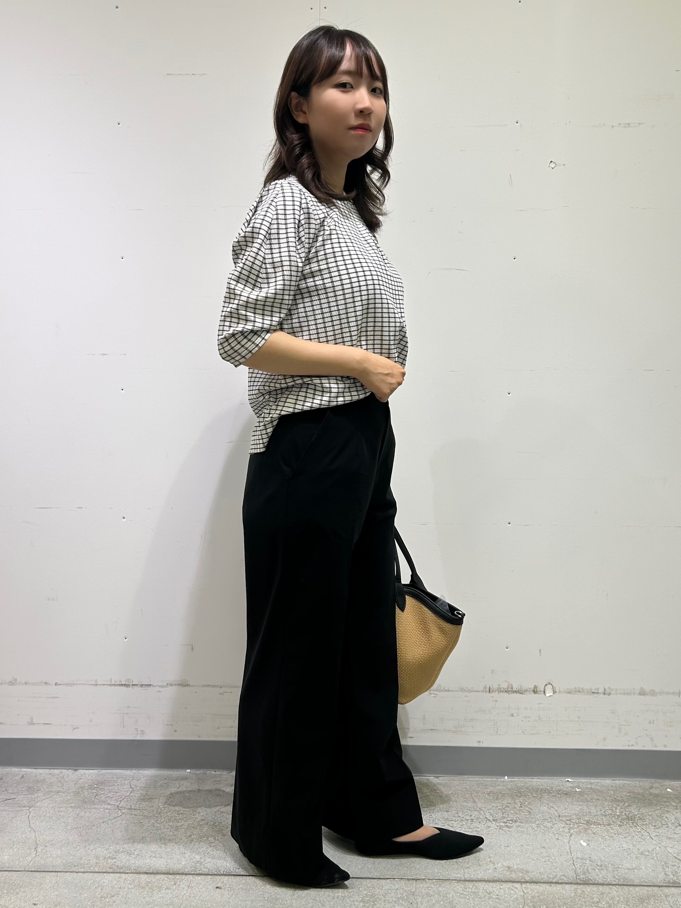 noeさんの「INDIVI｜【UVケア／吸汗速乾】チェック柄タックボリュームスリーブトップス」を使ったコーディネート