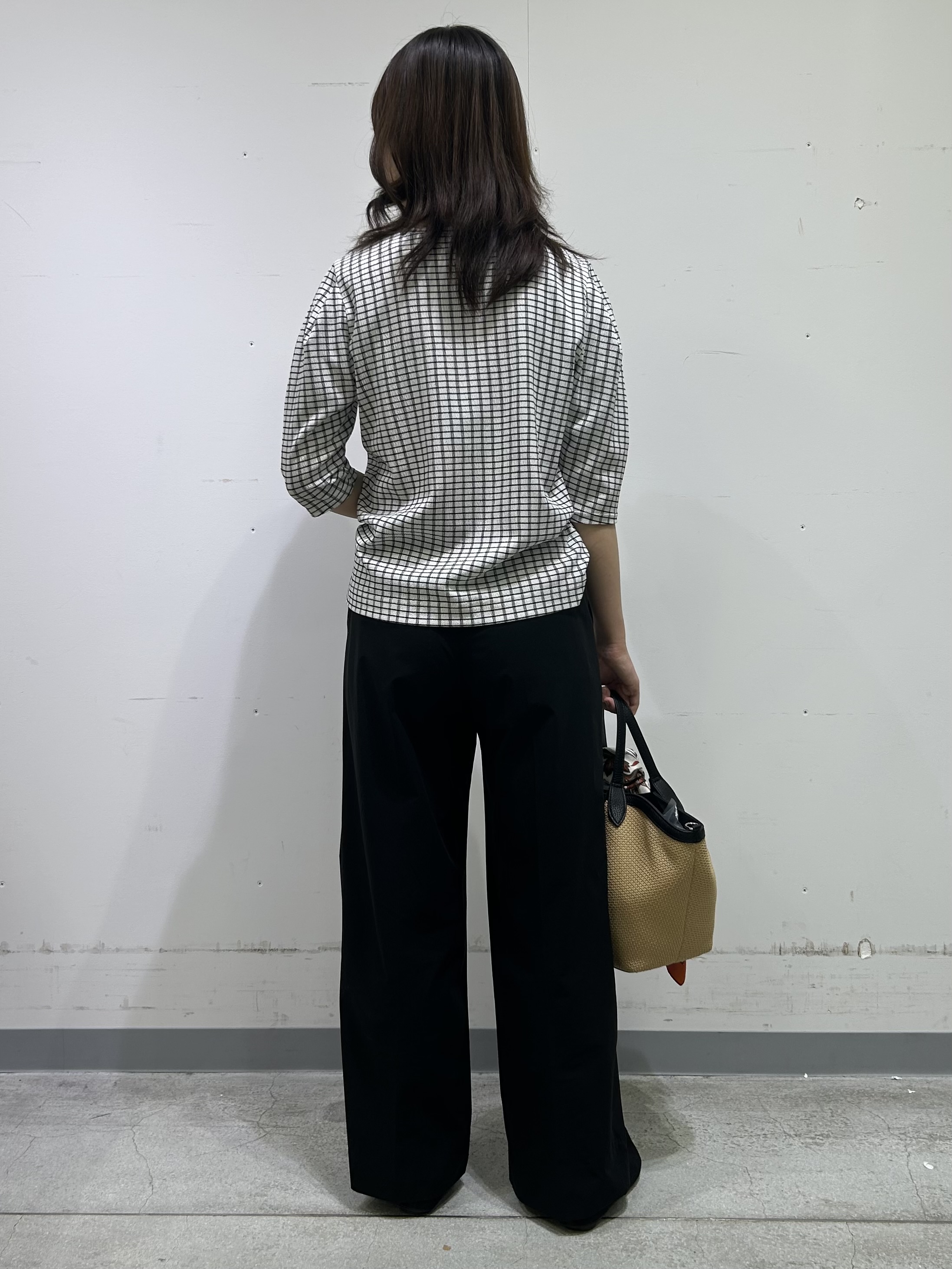 noeさんの「INDIVI｜【UVケア／吸汗速乾】チェック柄タックボリュームスリーブトップス」を使ったコーディネート