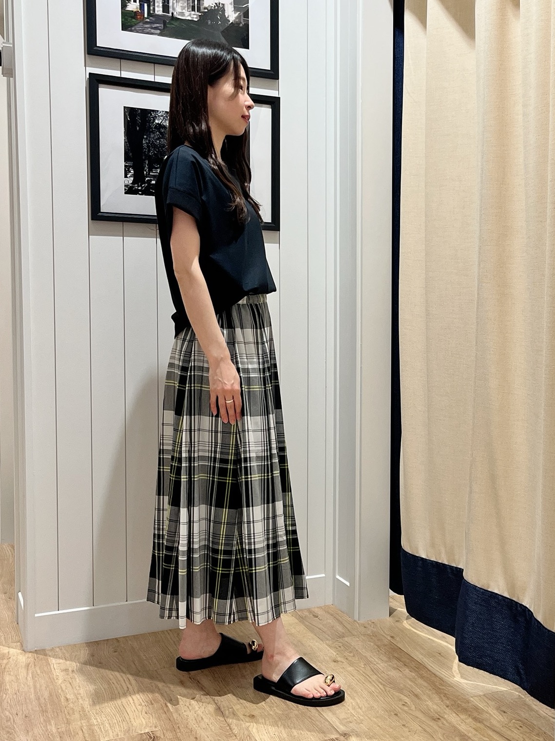mihoさんの「Dessin｜【UVカット/接触冷感】美光沢カットソー」を使ったコーディネート