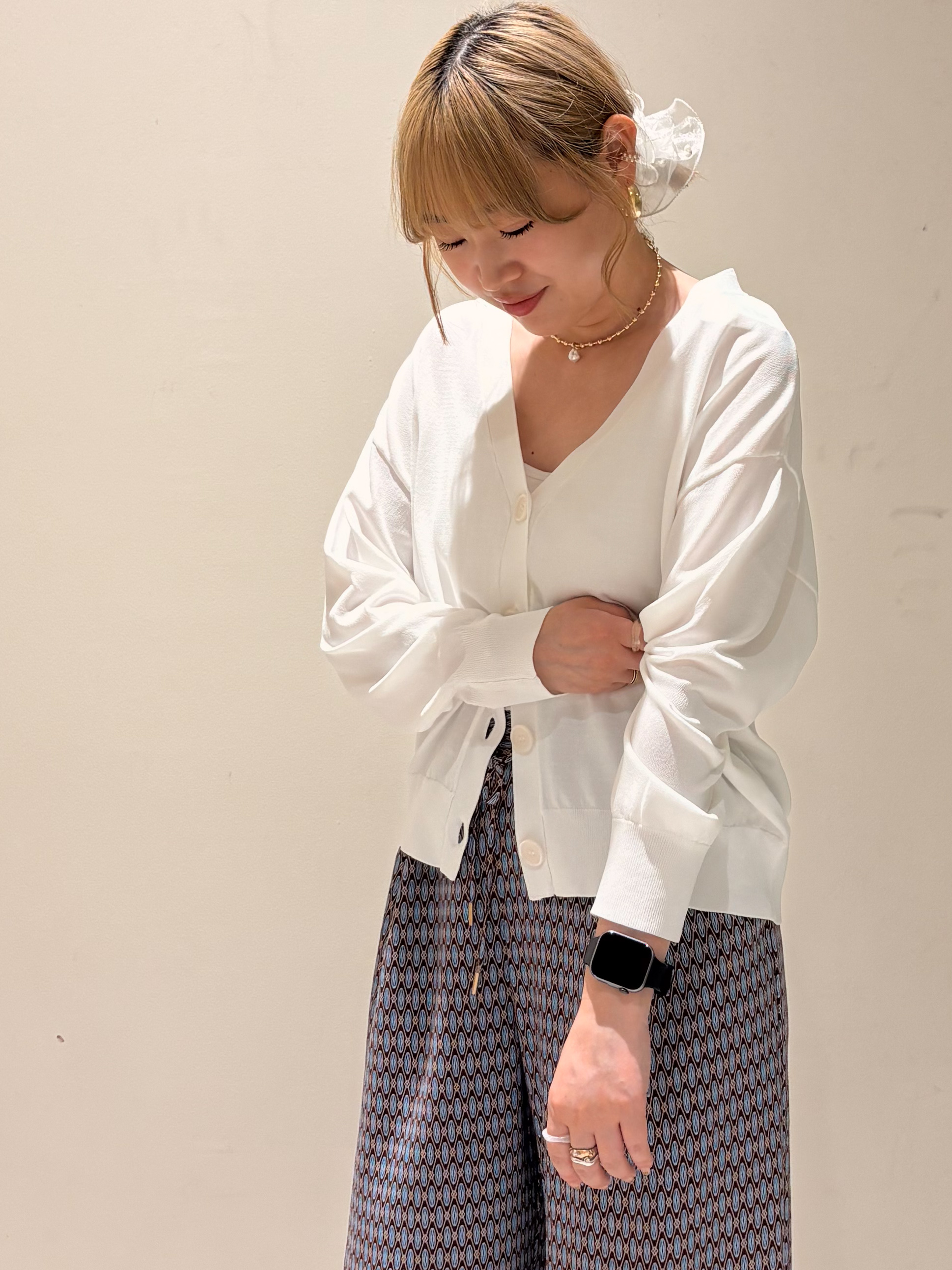 みきちぃさんの「OPAQUE.CLIP｜【UV／接触冷感】Vネックリラクシーニットカーディガン《洗濯機OK／抗ピル》」を使ったコーディネート