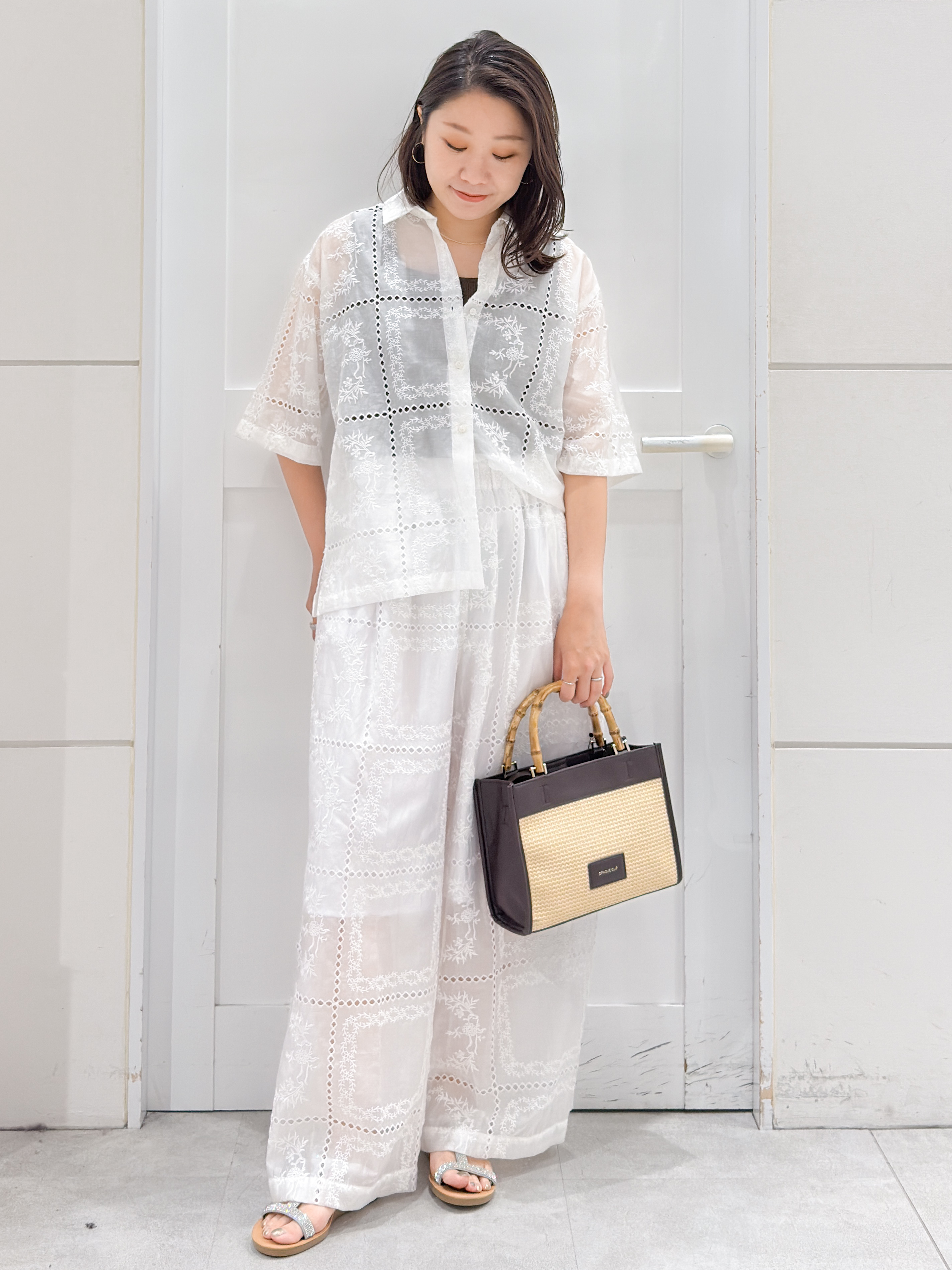 yuka.aさんの「OPAQUE.CLIP｜刺繍ハーフスリーブシャツ／セットアップ対応可【洗濯機OK】」を使ったコーディネート