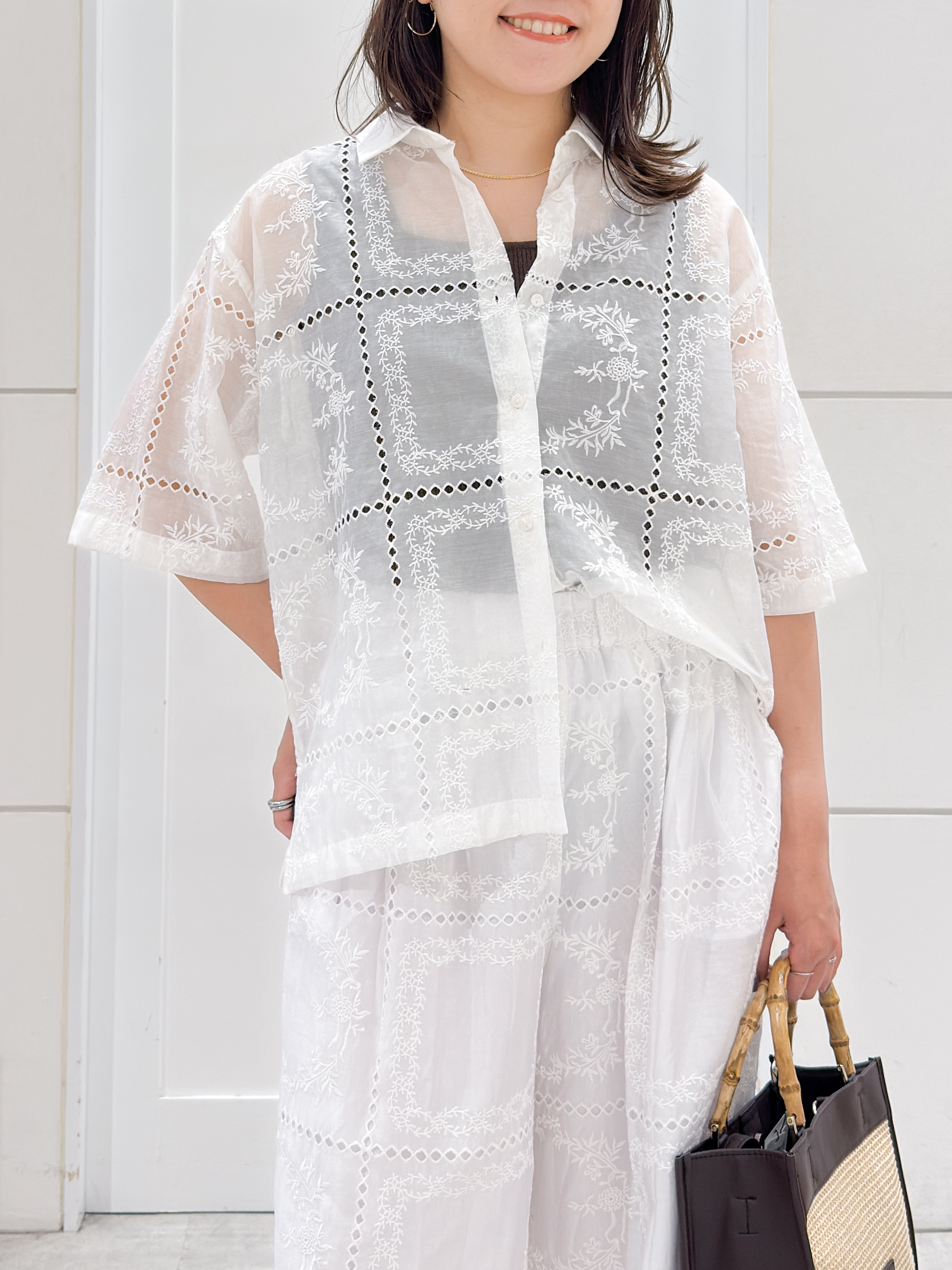 yuka.aさんの「OPAQUE.CLIP｜刺繍ハーフスリーブシャツ／セットアップ対応可【洗濯機OK】」を使ったコーディネート