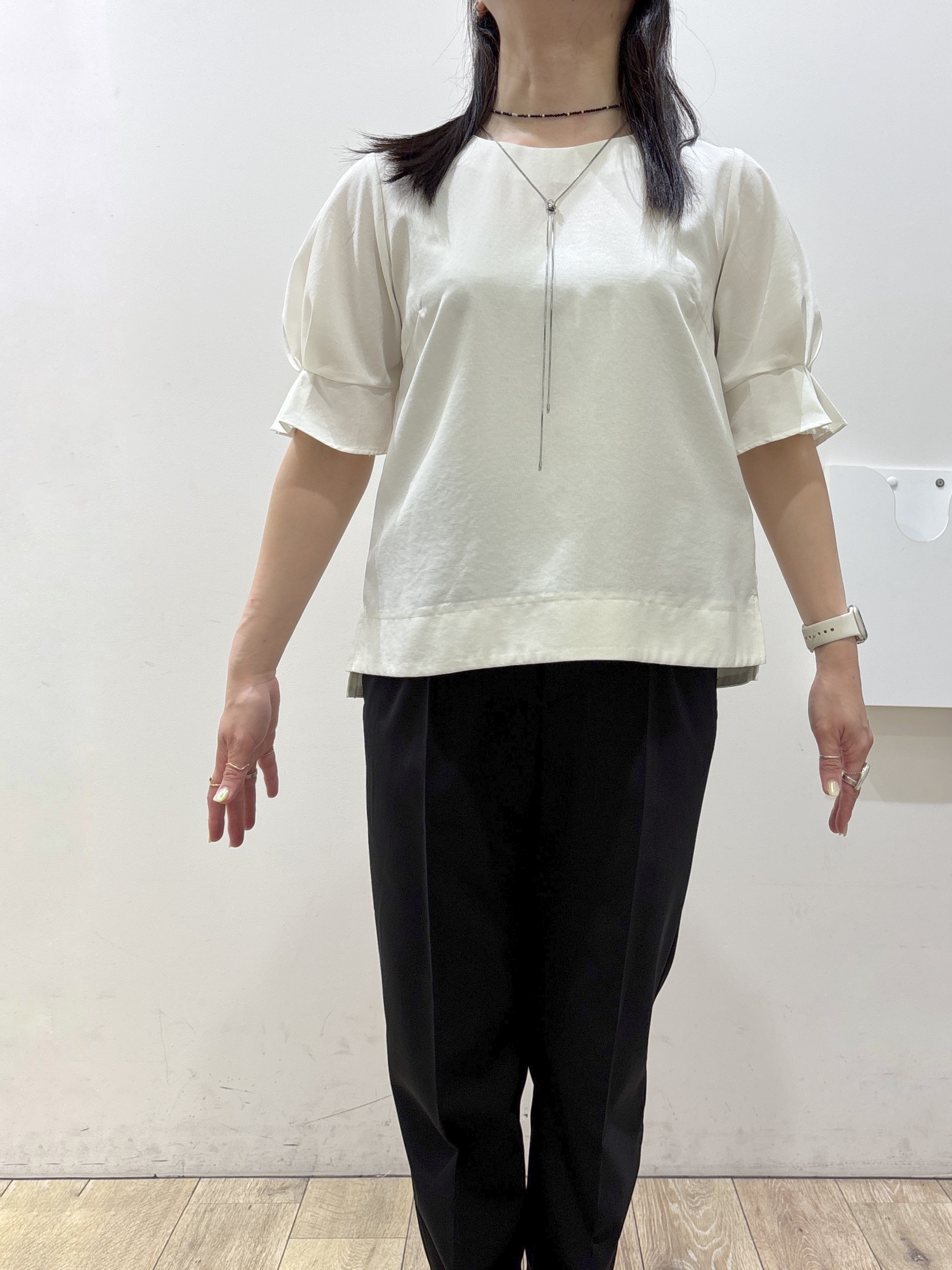 mameさんの「index｜【接触冷感／吸水速乾】タックパフスリーブブラウス《防シワ／洗濯機OK／XS～3L／8col》」を使ったコーディネート