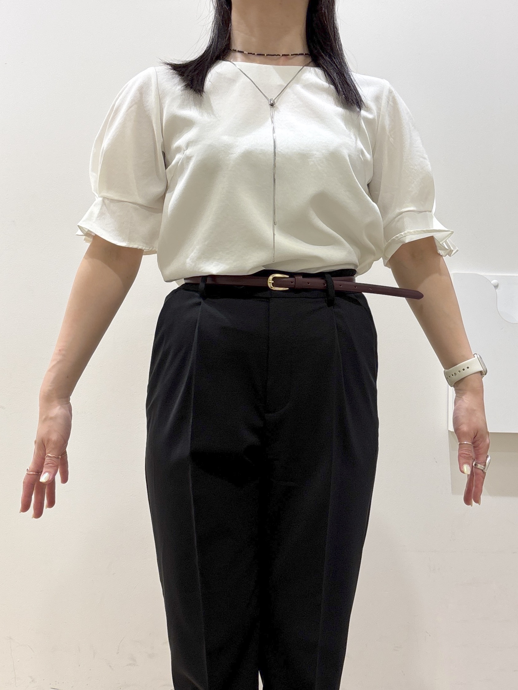 mameさんの「index｜【接触冷感／吸水速乾】タックパフスリーブブラウス《防シワ／洗濯機OK／XS～3L／8col》」を使ったコーディネート