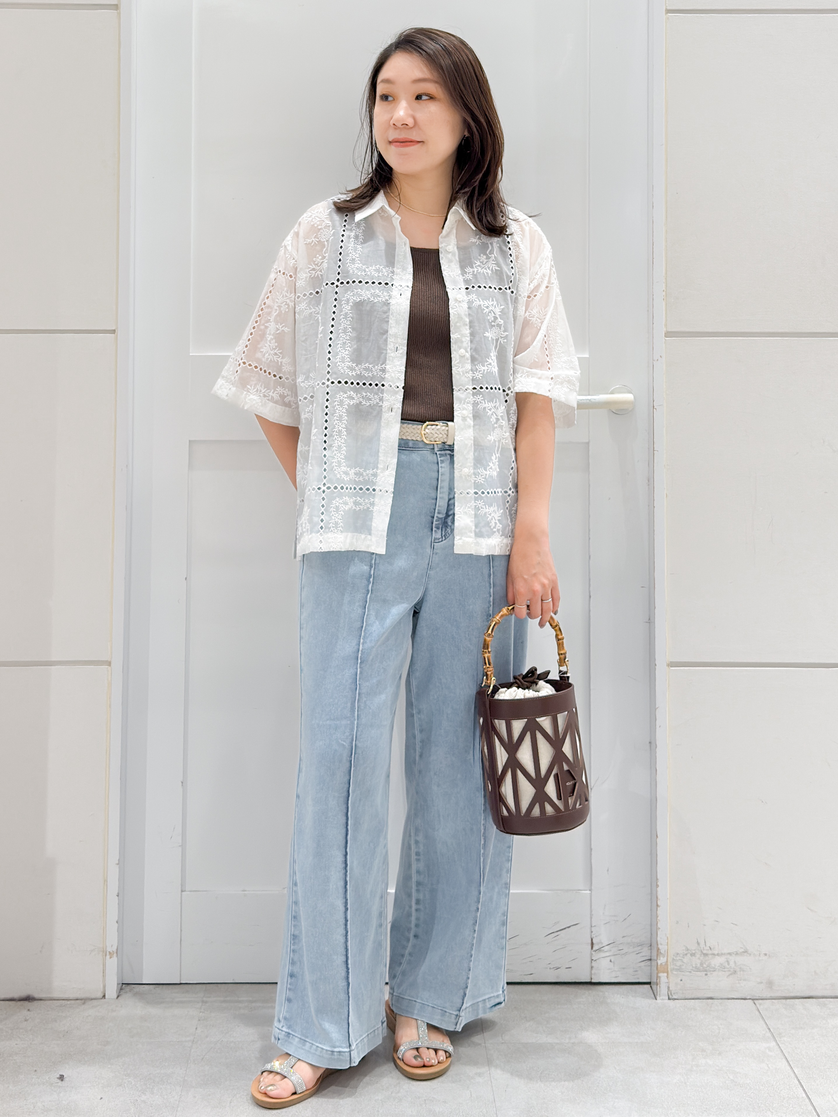 yuka.aさんの「OPAQUE.CLIP｜刺繍ハーフスリーブシャツ／セットアップ対応可【洗濯機OK】」を使ったコーディネート