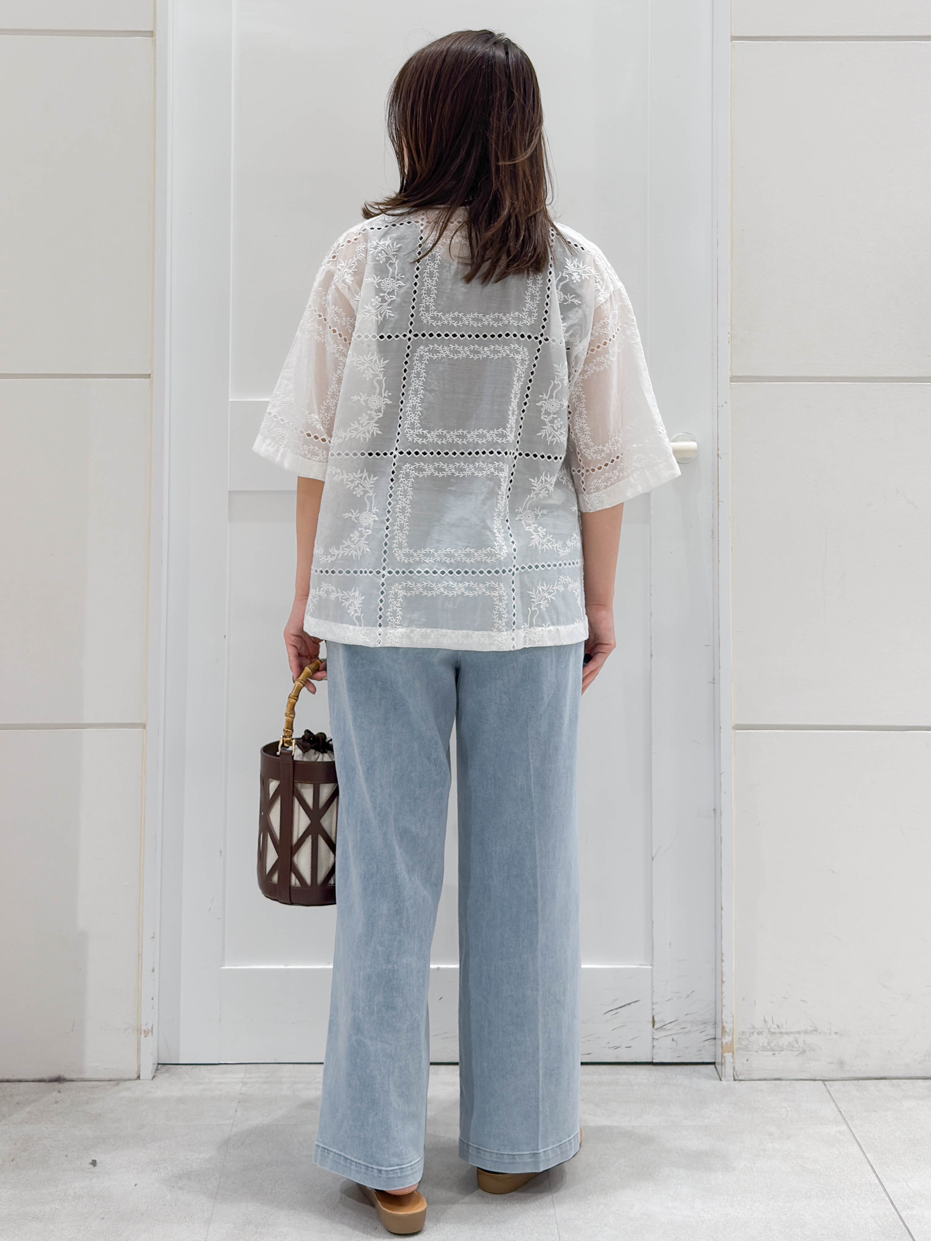 yuka.aさんの「OPAQUE.CLIP｜刺繍ハーフスリーブシャツ／セットアップ対応可【洗濯機OK】」を使ったコーディネート