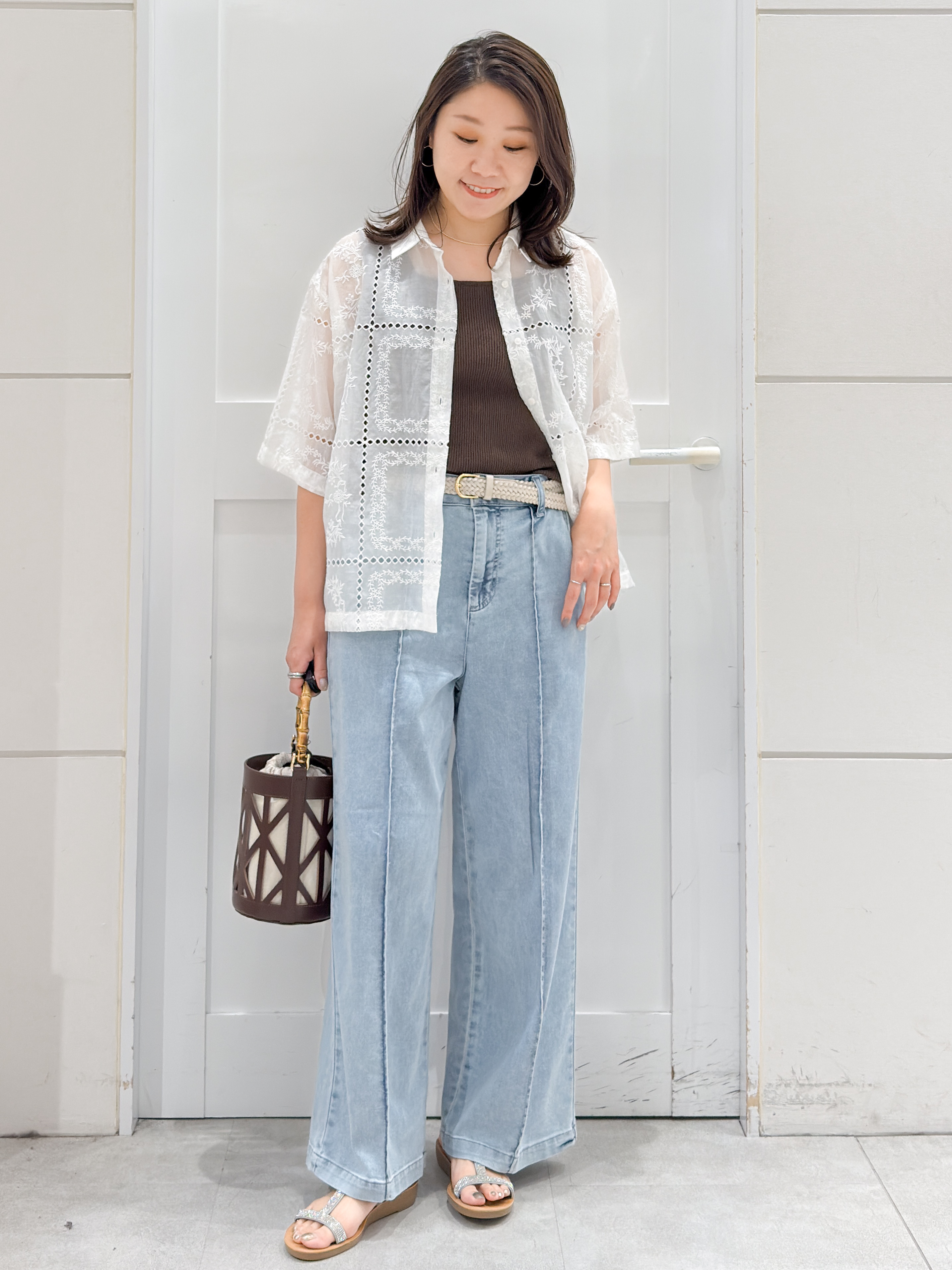 yuka.aさんの「OPAQUE.CLIP｜刺繍ハーフスリーブシャツ／セットアップ対応可【洗濯機OK】」を使ったコーディネート