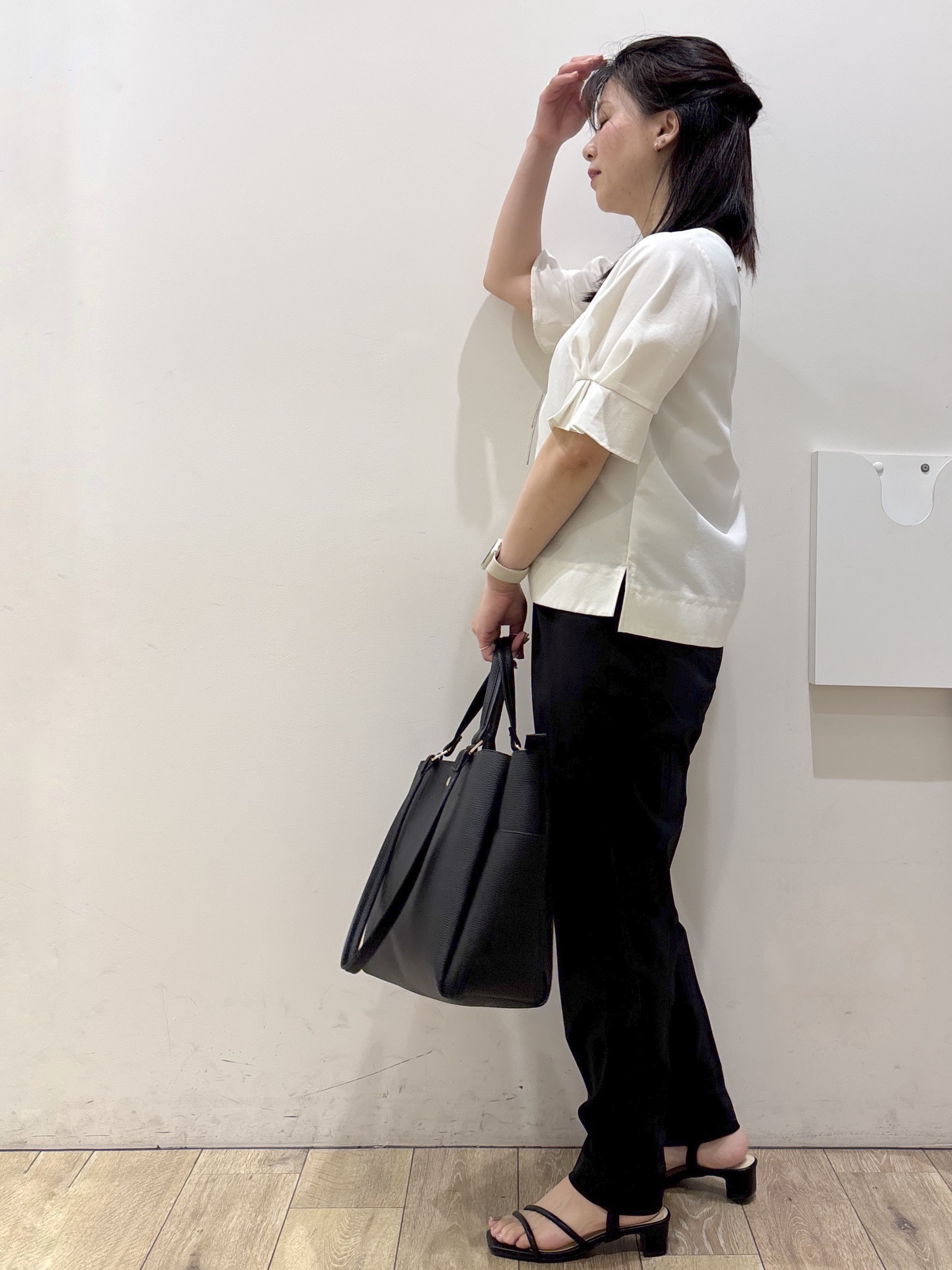mameさんの「index｜【接触冷感／吸水速乾】タックパフスリーブブラウス《防シワ／洗濯機OK／XS～3L／8col》」を使ったコーディネート