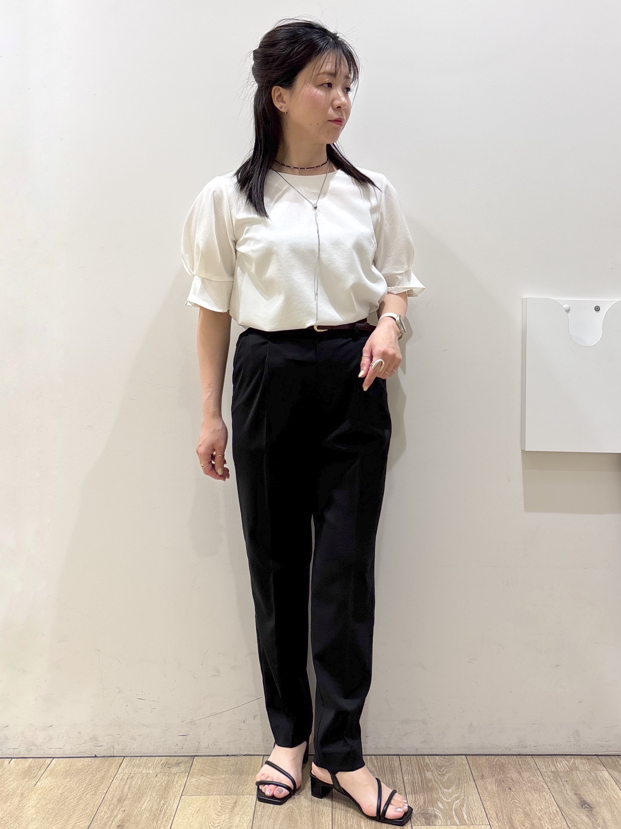 mameさんの「index｜【接触冷感／吸水速乾】タックパフスリーブブラウス《防シワ／洗濯機OK／XS～3L／8col》」を使ったコーディネート