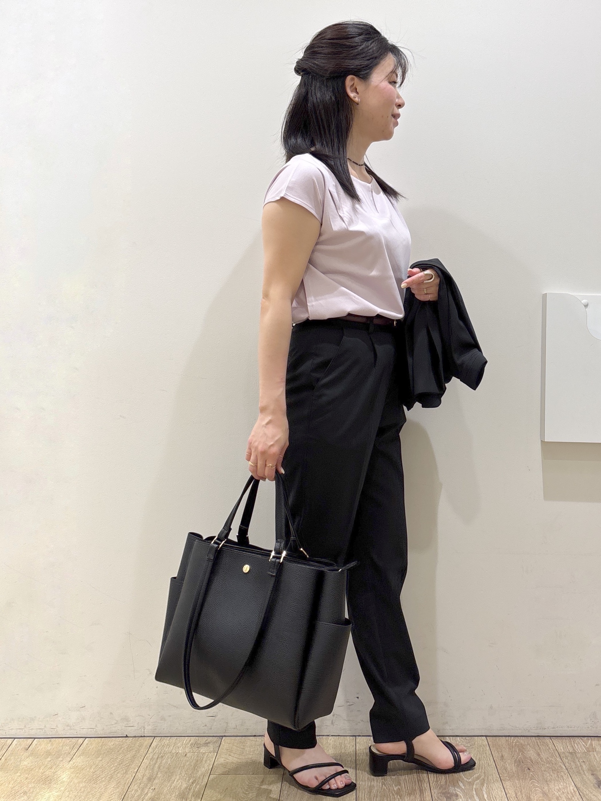 mameさんの「index｜【接触冷感】ビジューキーネックフレンチトップス《UVケア／洗濯機OK／XS～3L／8col》」を使ったコーディネート