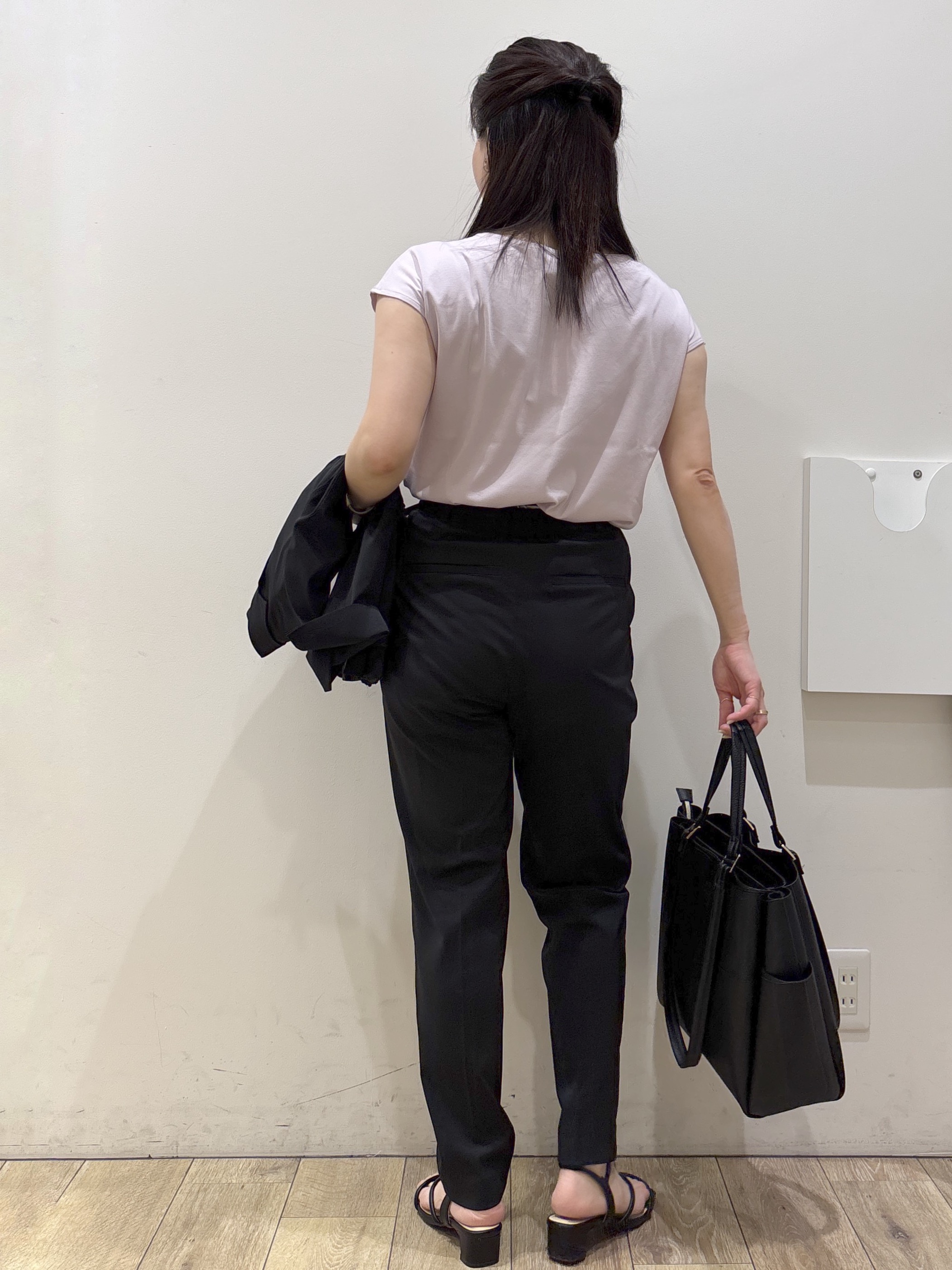 mameさんの「index｜【接触冷感】ビジューキーネックフレンチトップス《UVケア／洗濯機OK／XS～3L／8col》」を使ったコーディネート