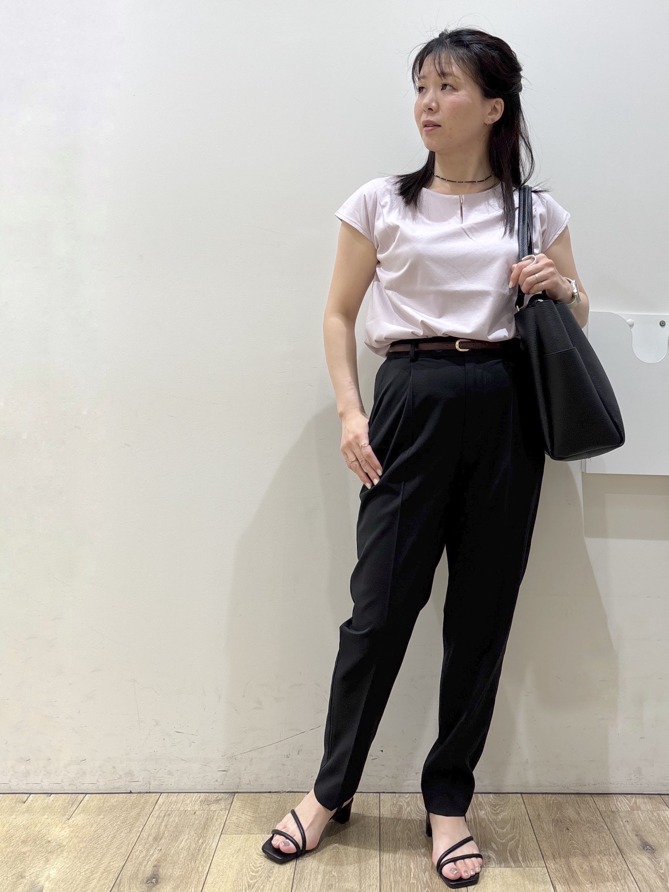 mameさんの「index｜【接触冷感】ビジューキーネックフレンチトップス《UVケア／洗濯機OK／XS～3L／8col》」を使ったコーディネート